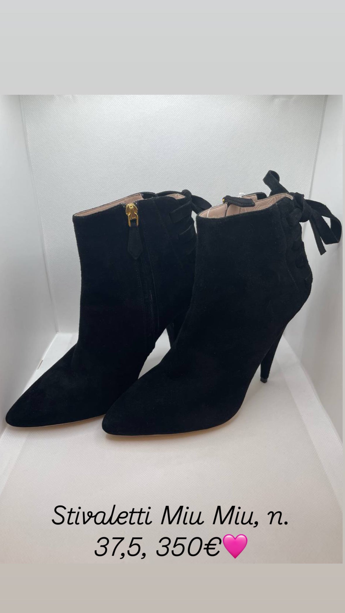 StivaliTronchetto suede Miu Miu