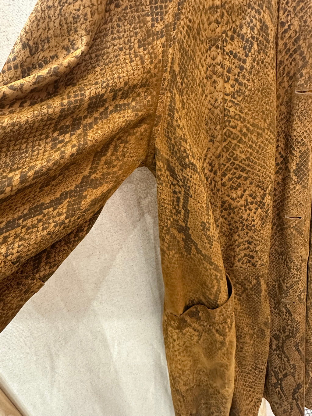 Trench suede reverse pitone