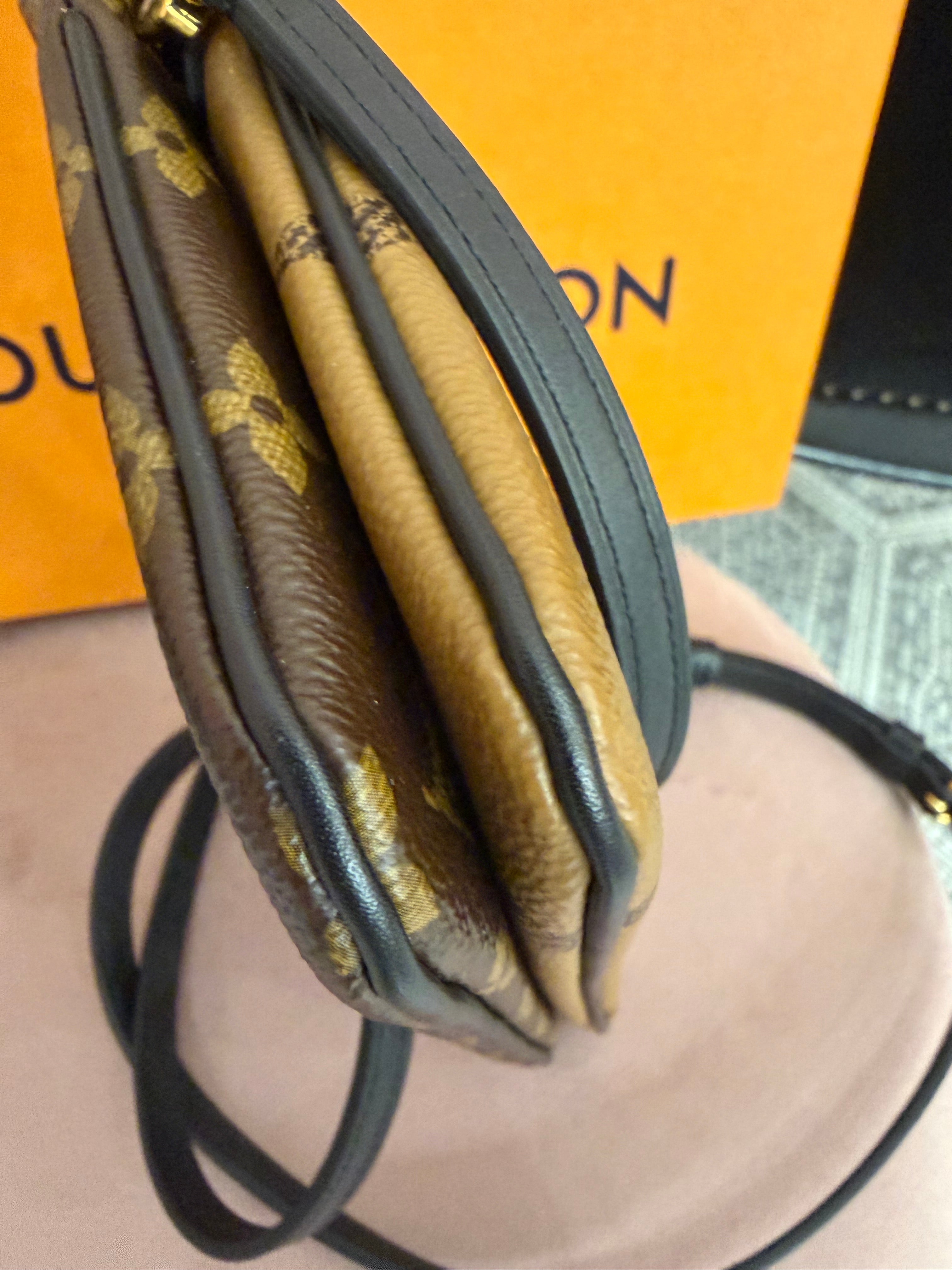 Borsa Louis Vuitton pochette reverse