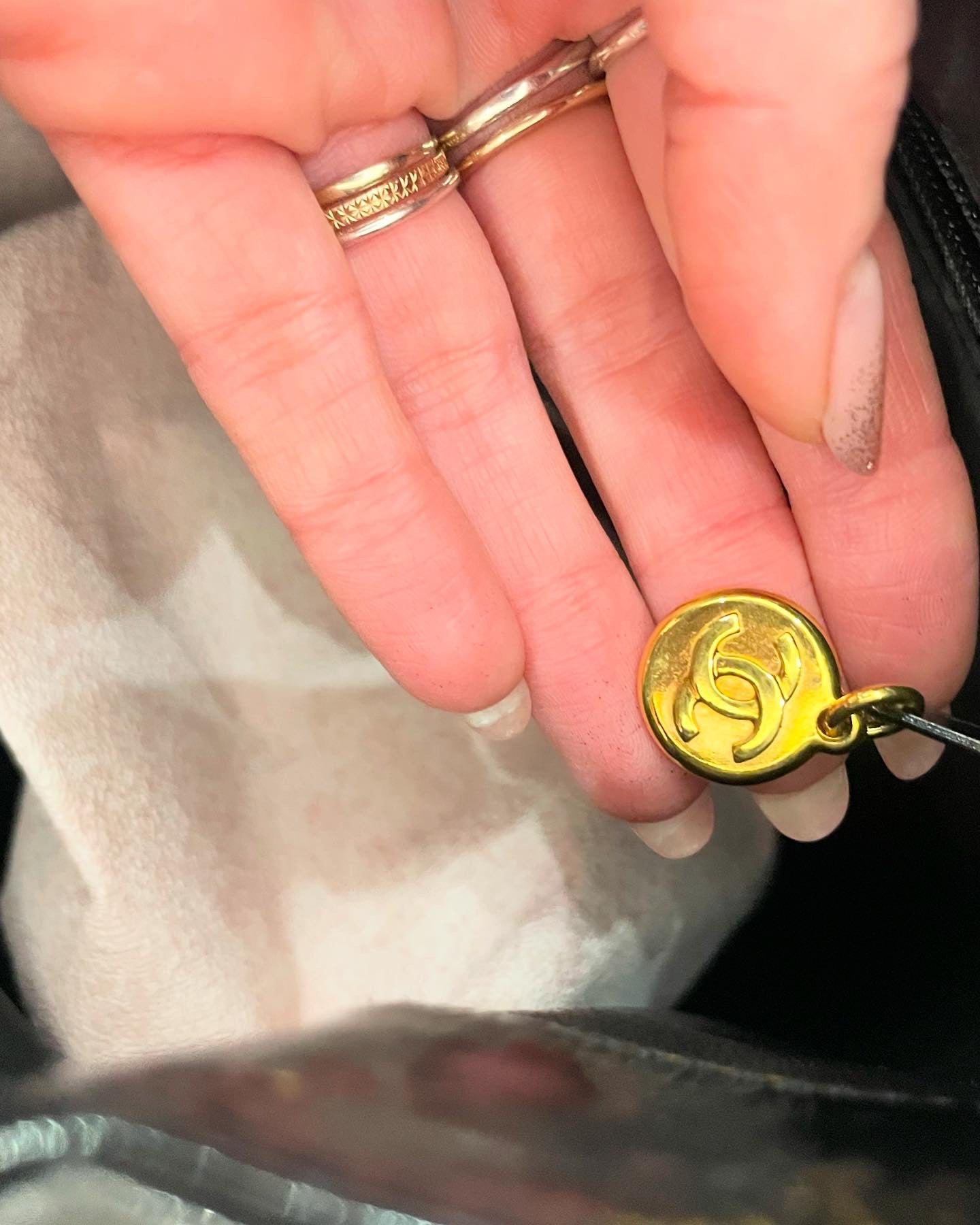 Borsa Chanel secchiello vernice vintage