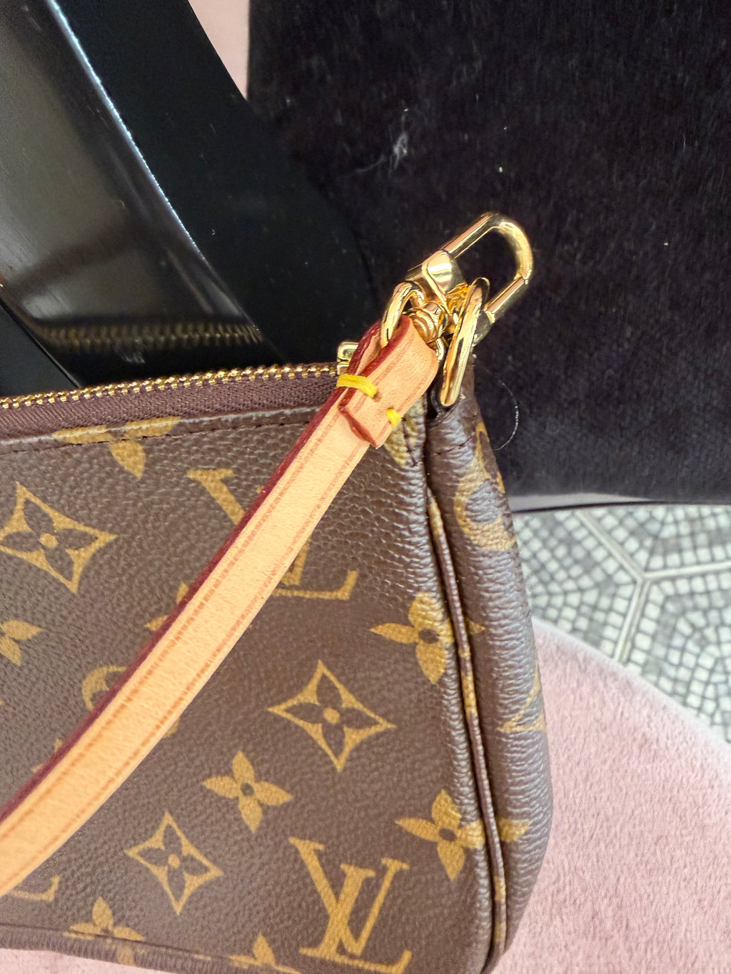 Borsa Louis Vuitton Pochette accessoires NM monogram