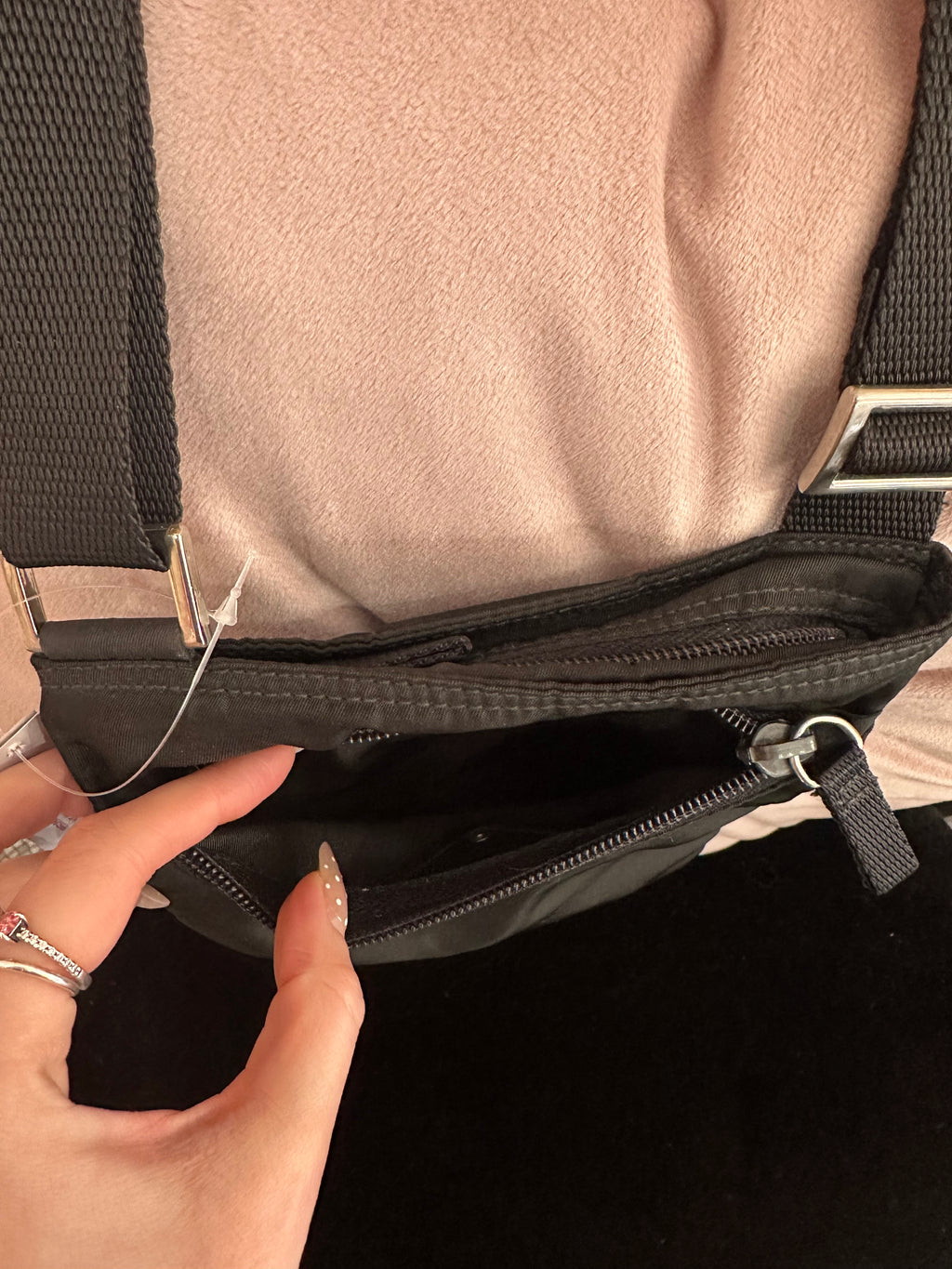 Borsa Prada postina tela nylon nera