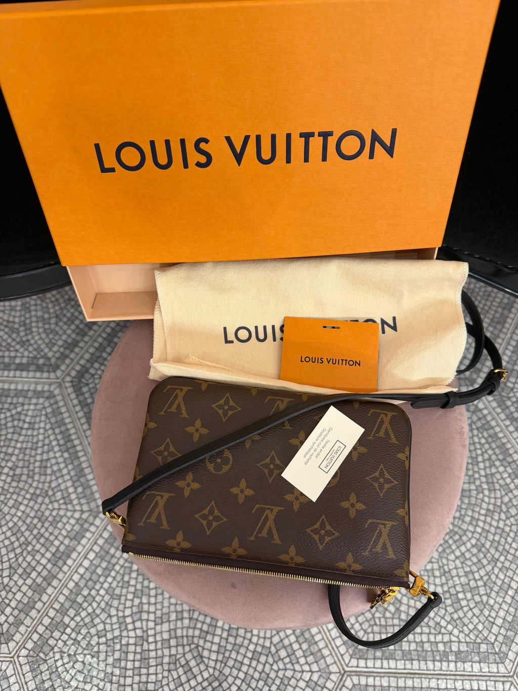 Borsa Louis Vuitton pochette reverse