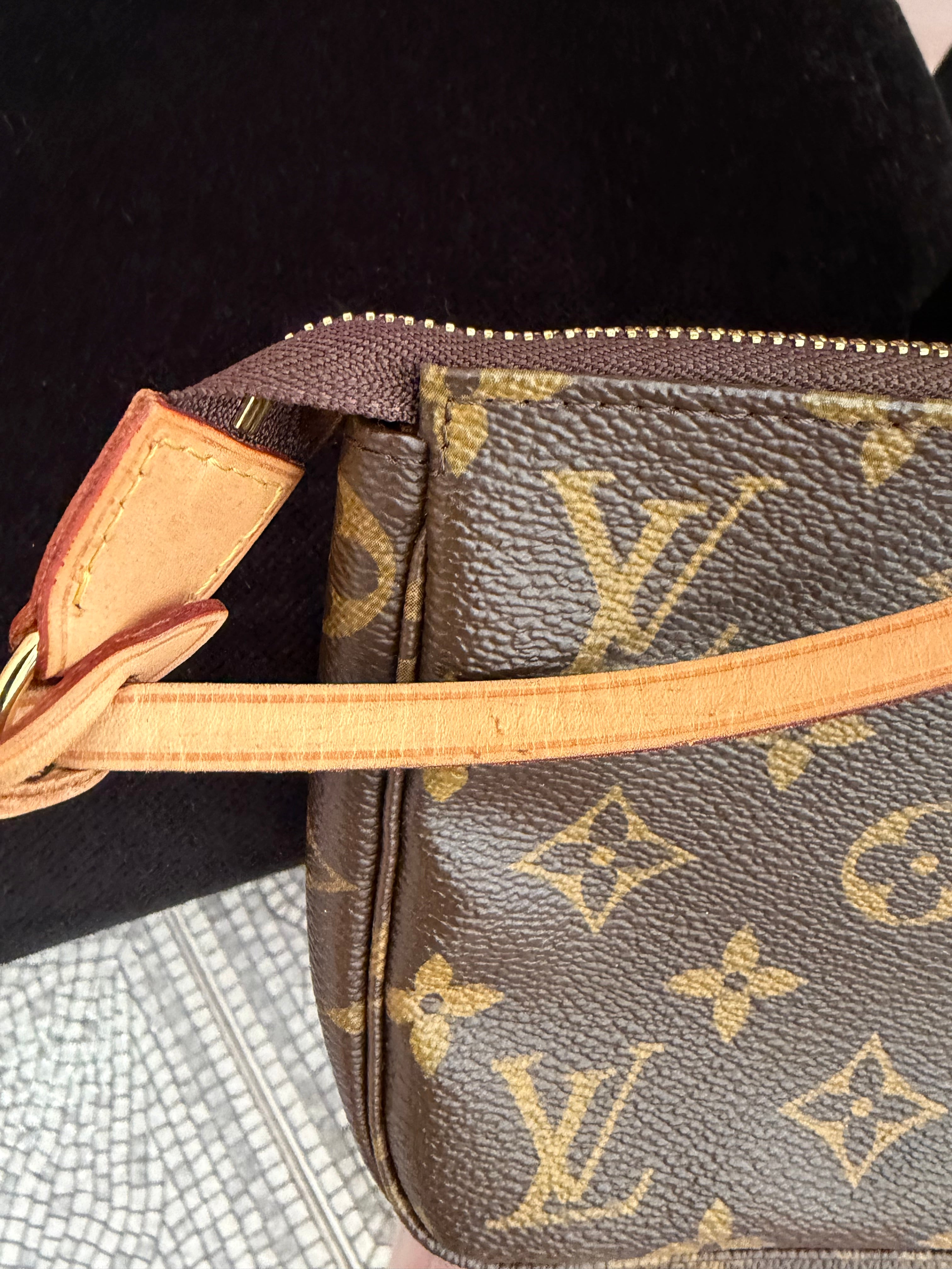 Borsa Louis Vuitton Pochette accessoires NM monogram