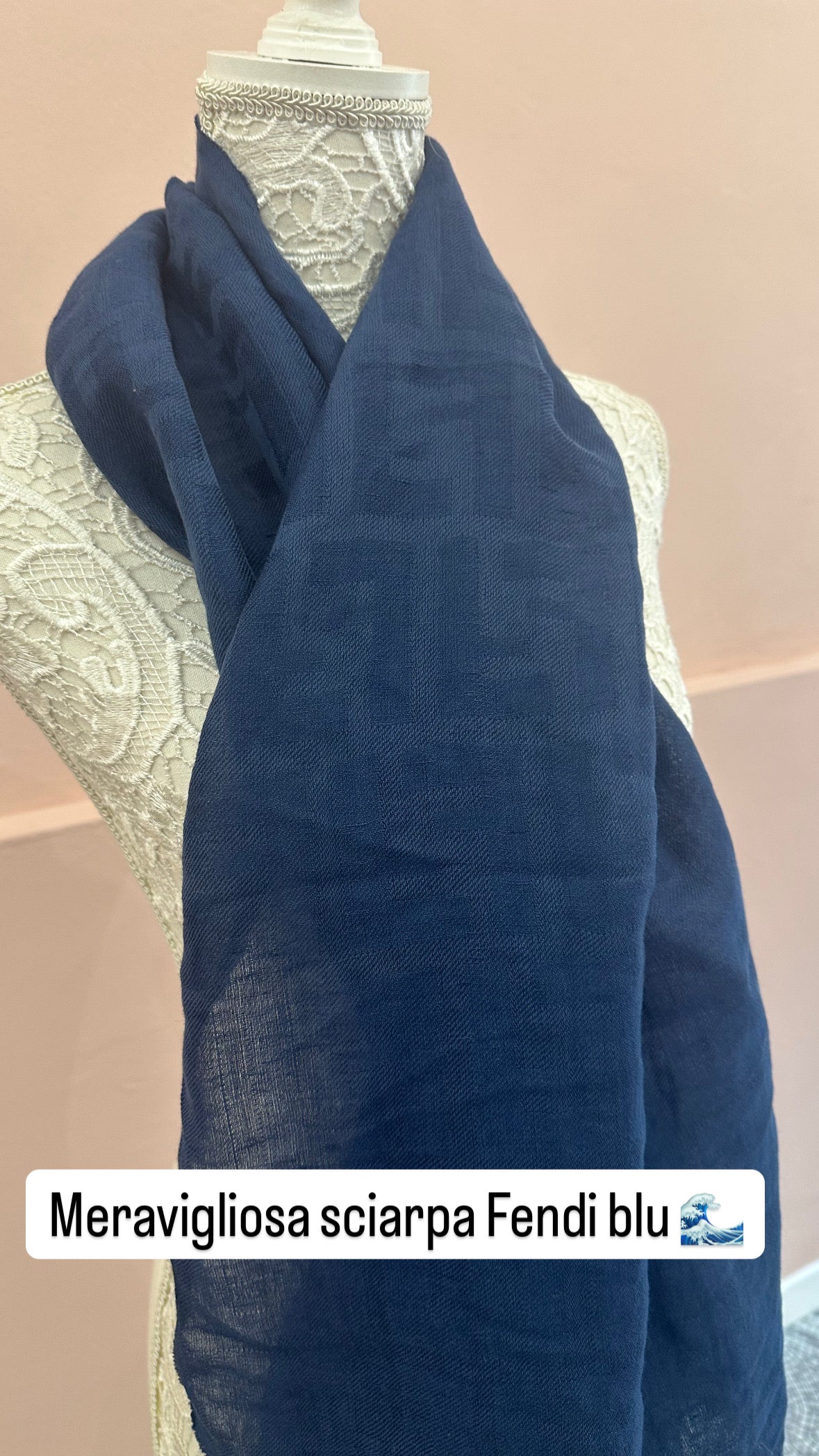 Sciarpa-scialle blu Fendi