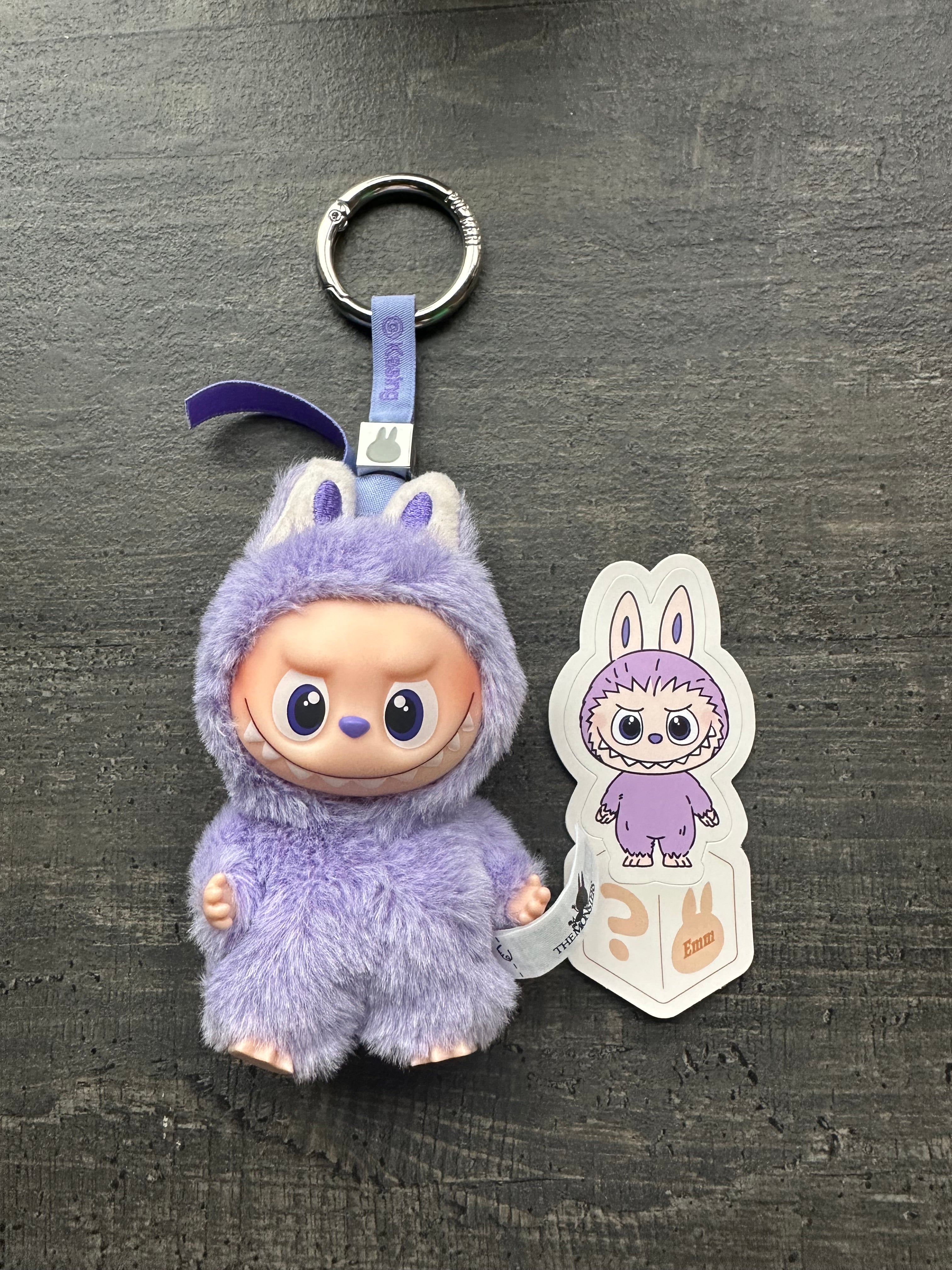 Labubu Pin for Love, ?