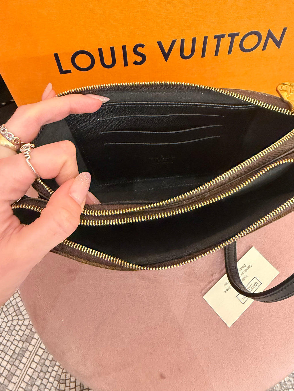 Borsa Louis Vuitton pochette reverse