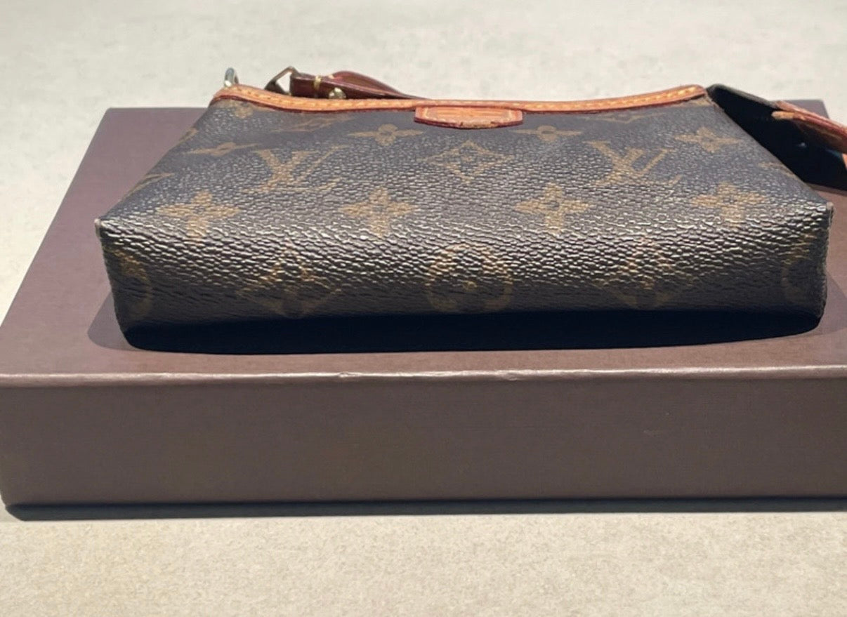 Pochette Louis Vuitton delightful