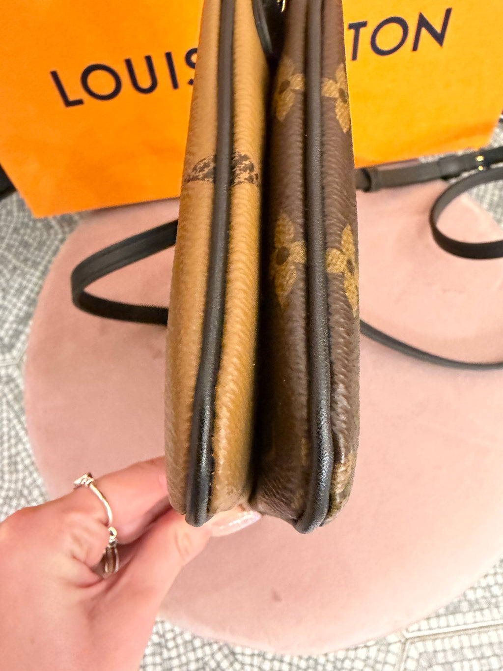 Borsa Louis Vuitton pochette reverse