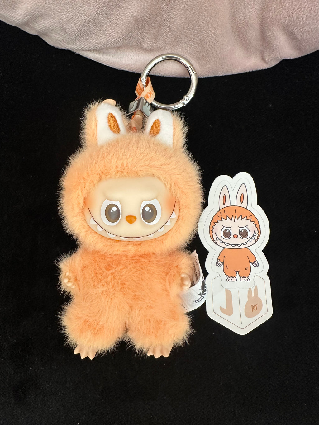 Labubu Pin For Love, J