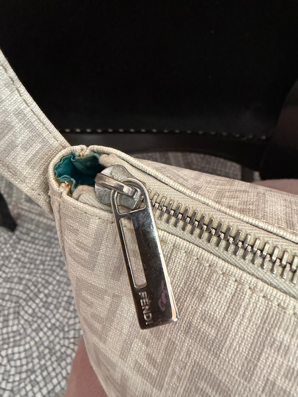 Borsa Fendi baguette bianca e verde