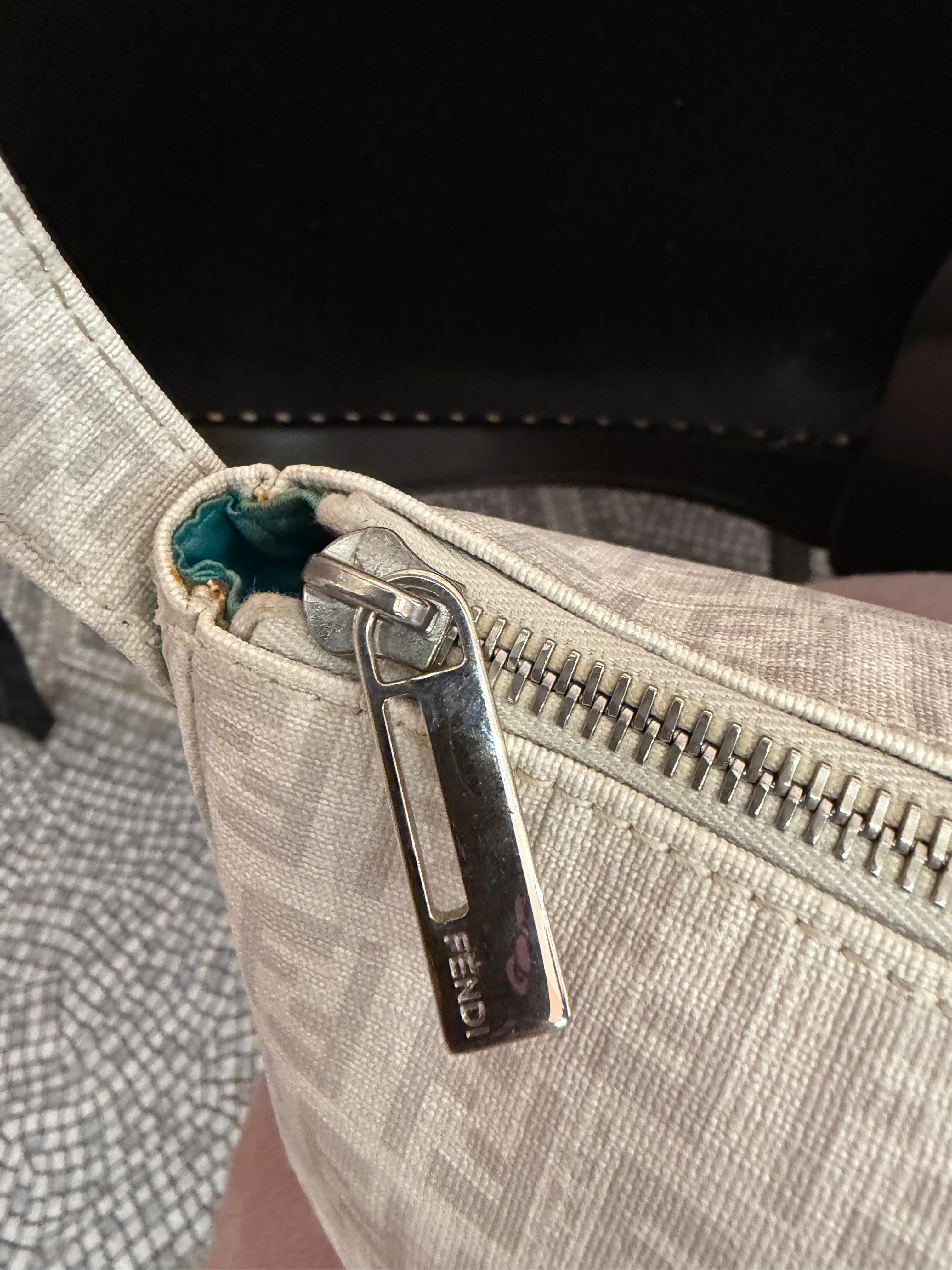 Borsa Fendi baguette bianca e verde