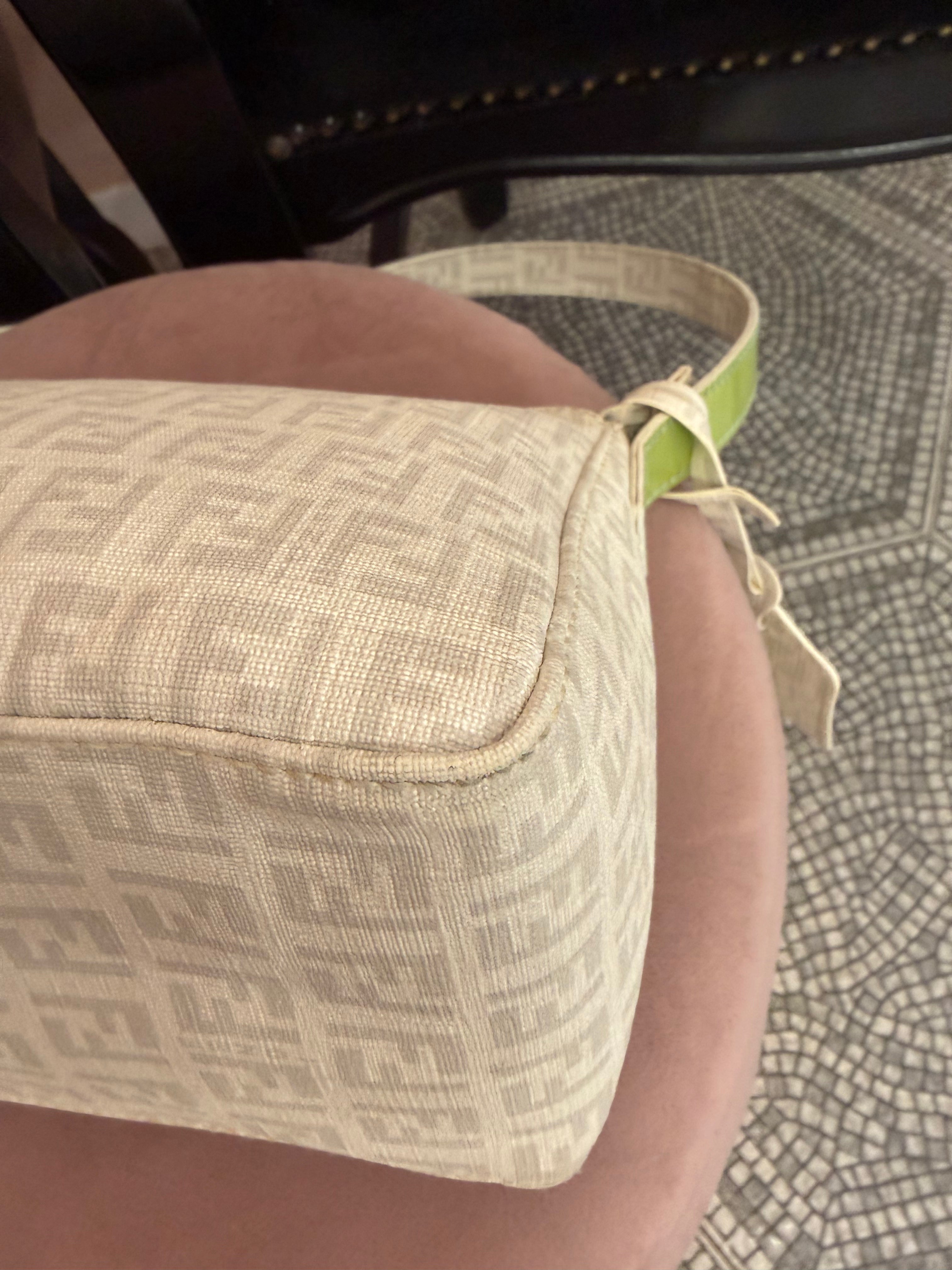 Borsa Fendi baguette bianca e verde