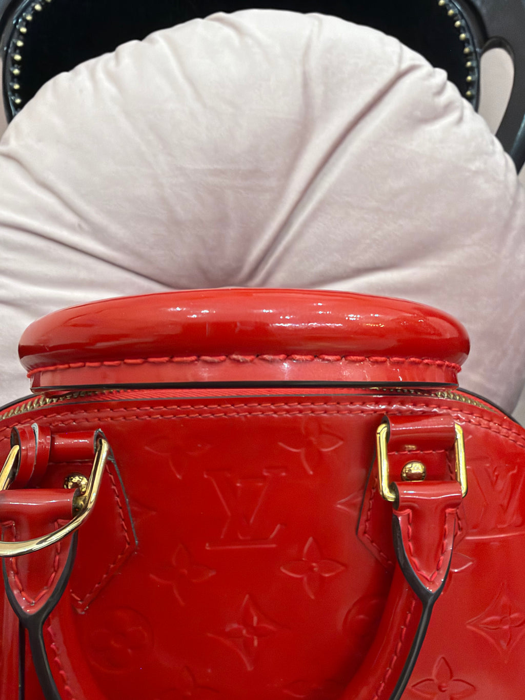 Borsa Louis Vuitton Alma bb in vernice rossa
