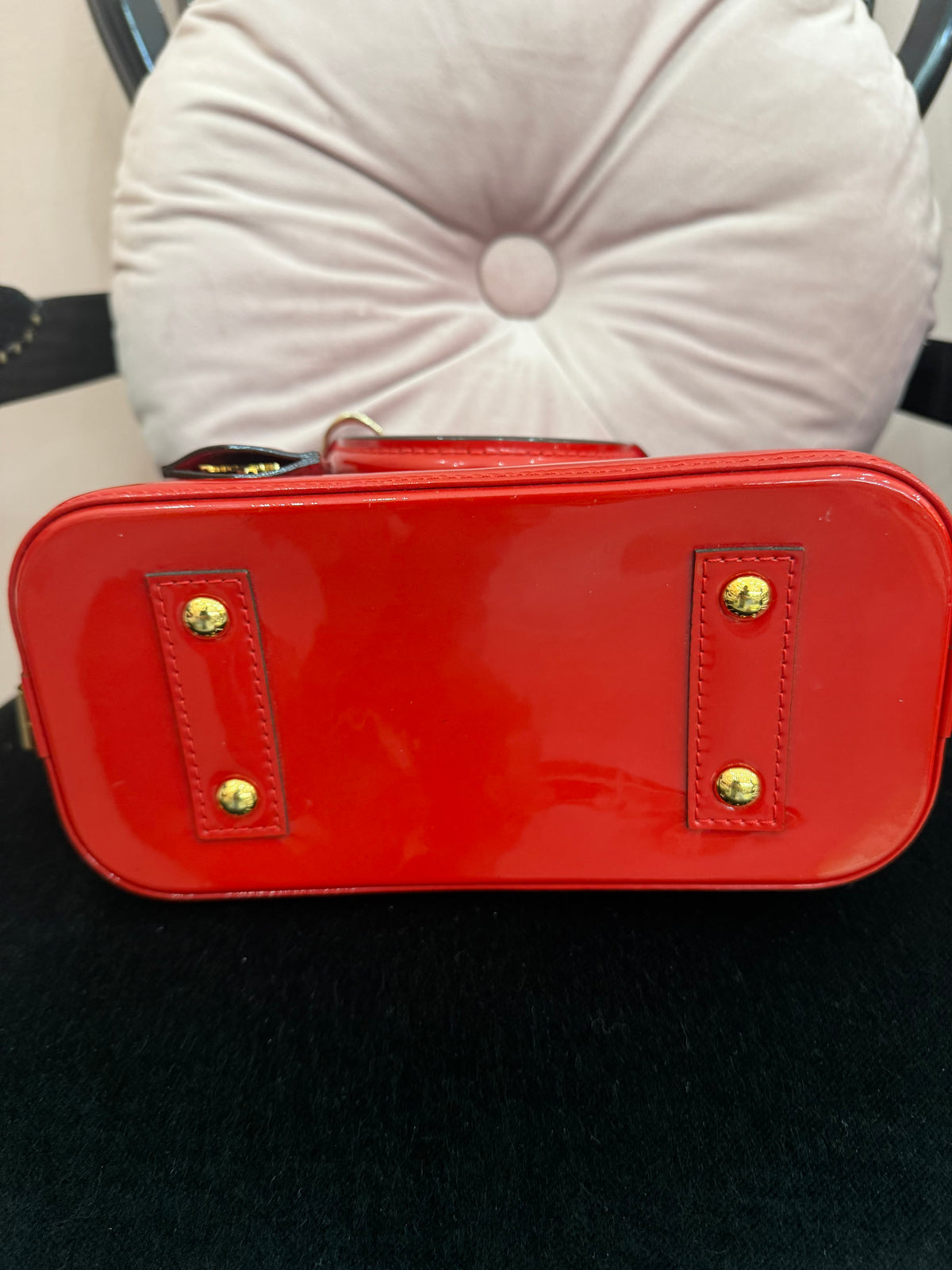Borsa Louis Vuitton Alma bb in vernice rossa
