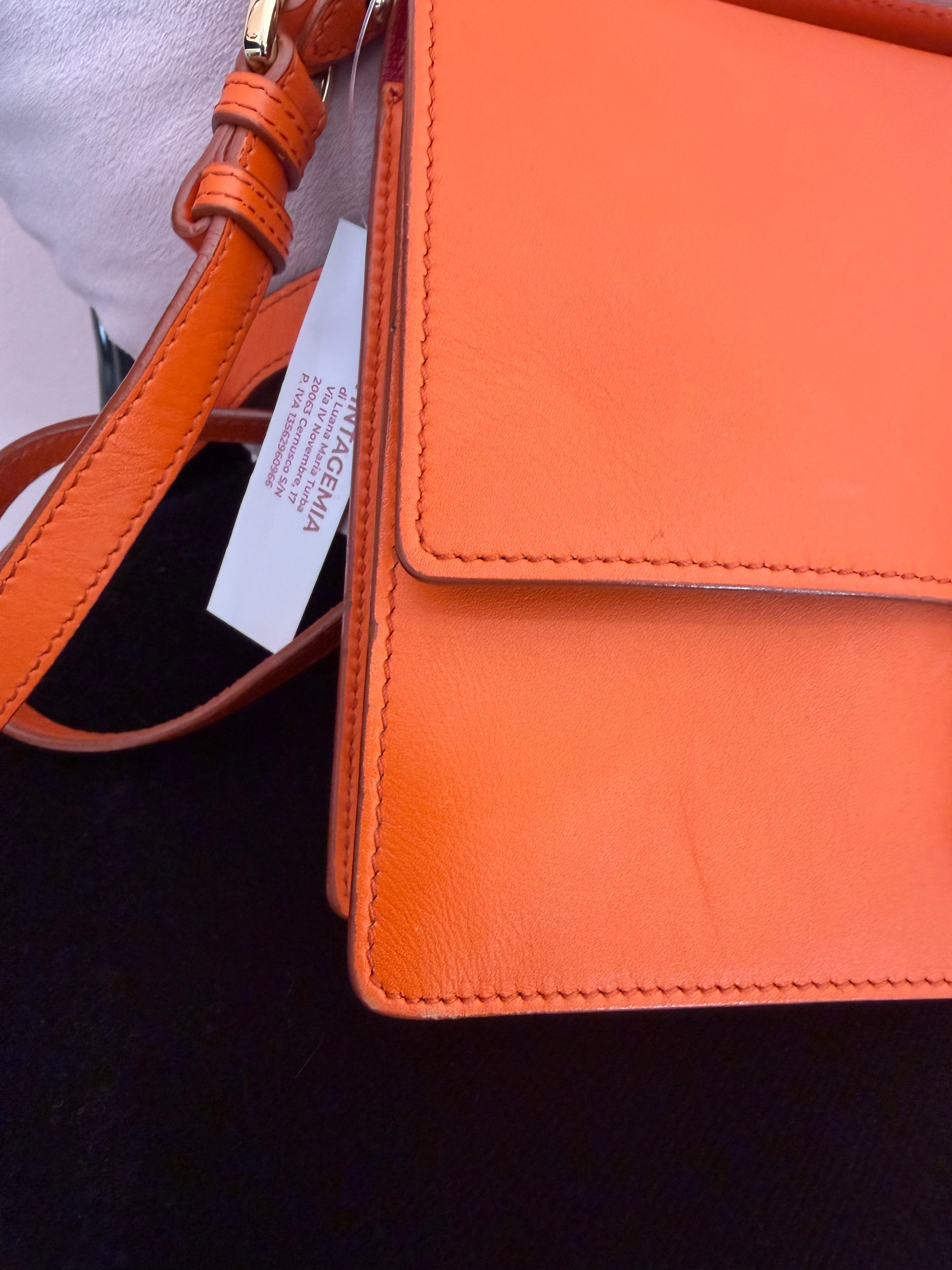 Borsa Salvatore Ferragamo tracolla Aileen Lock Story