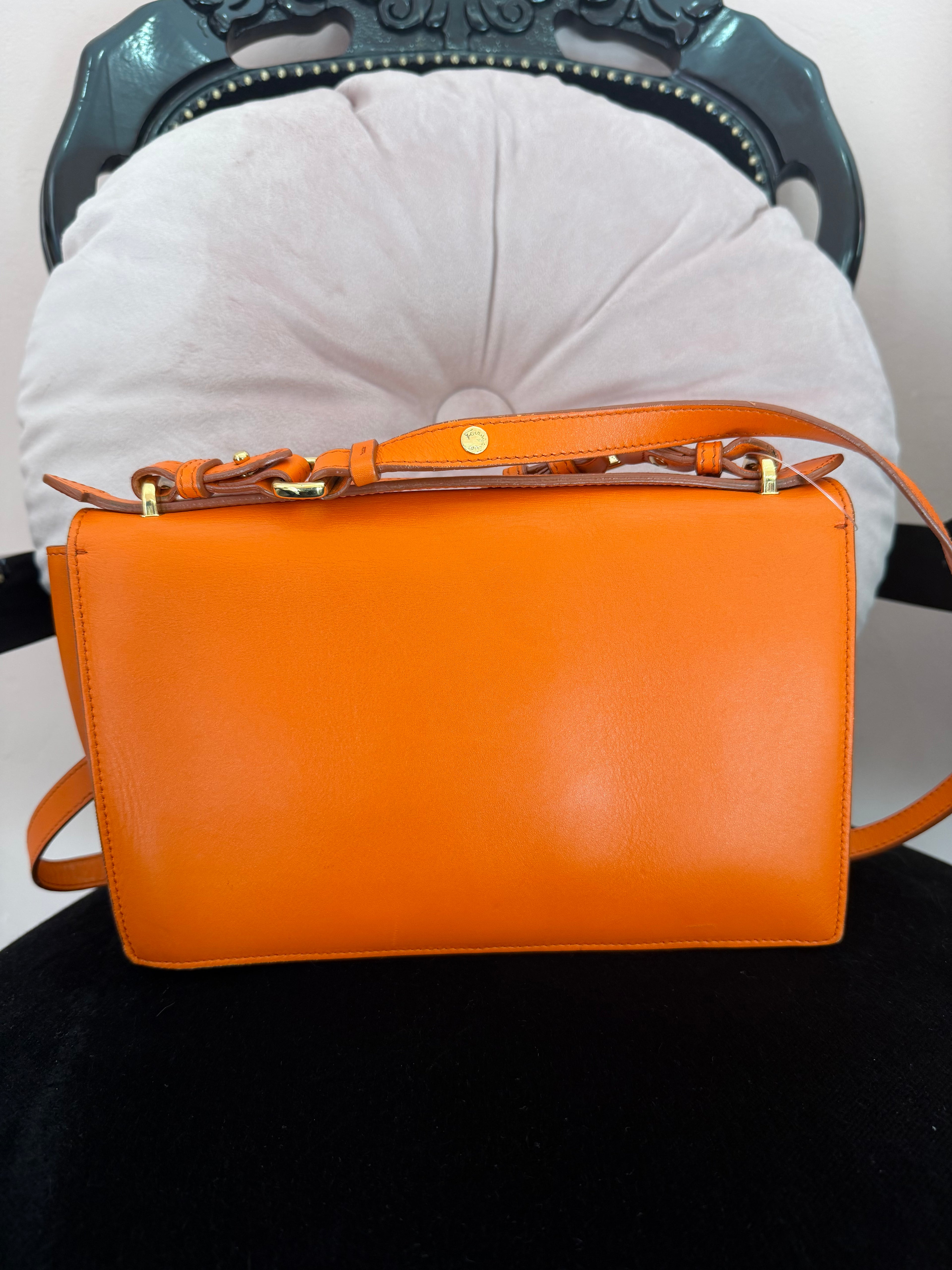 Borsa Salvatore Ferragamo tracolla Aileen Lock Story