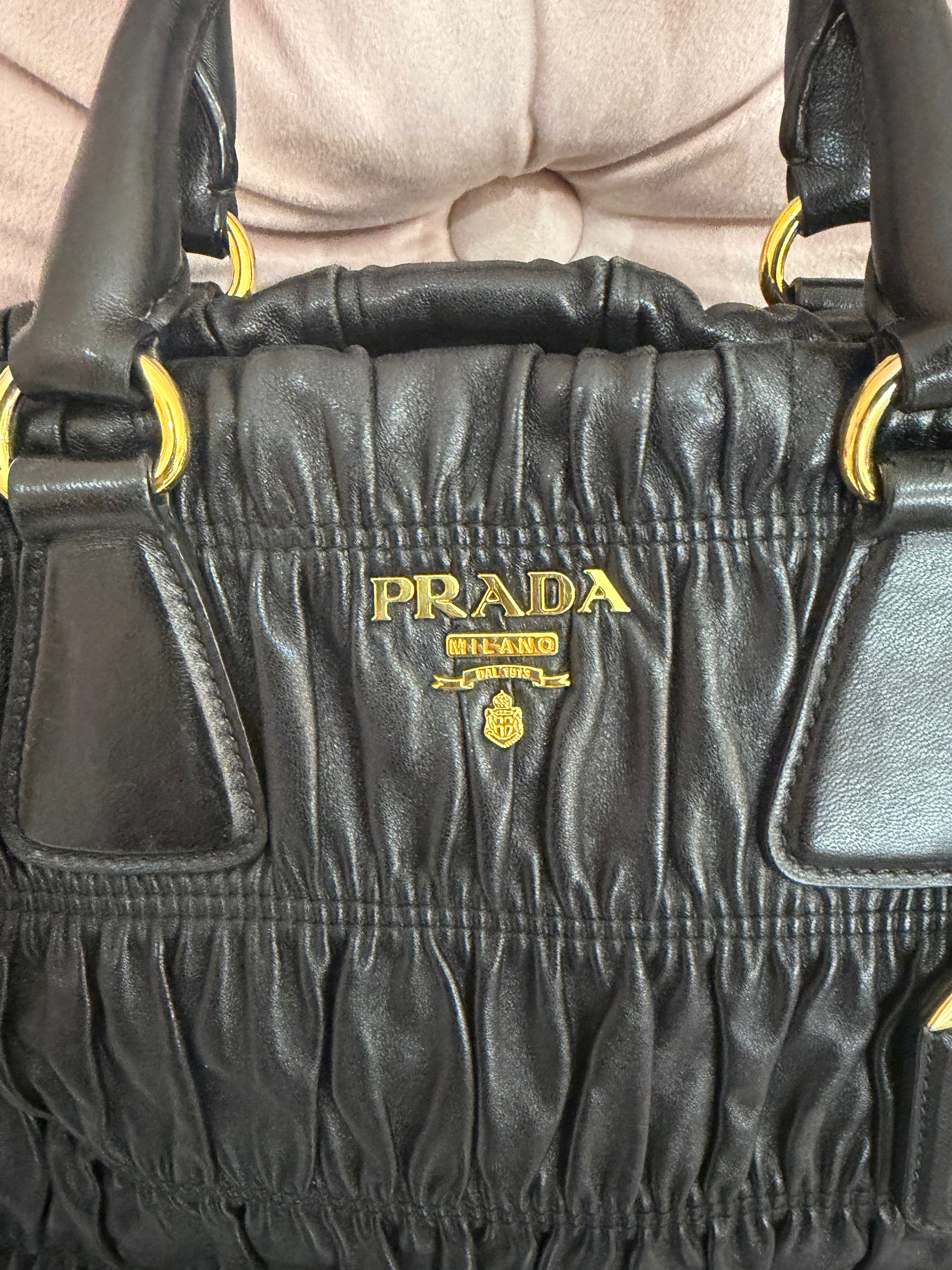 Borsa Prada shopper pelle matelassé nera