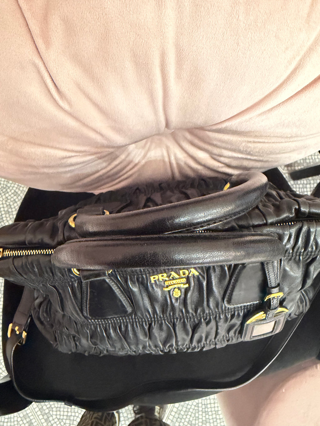 Borsa Prada shopper pelle matelassé nera