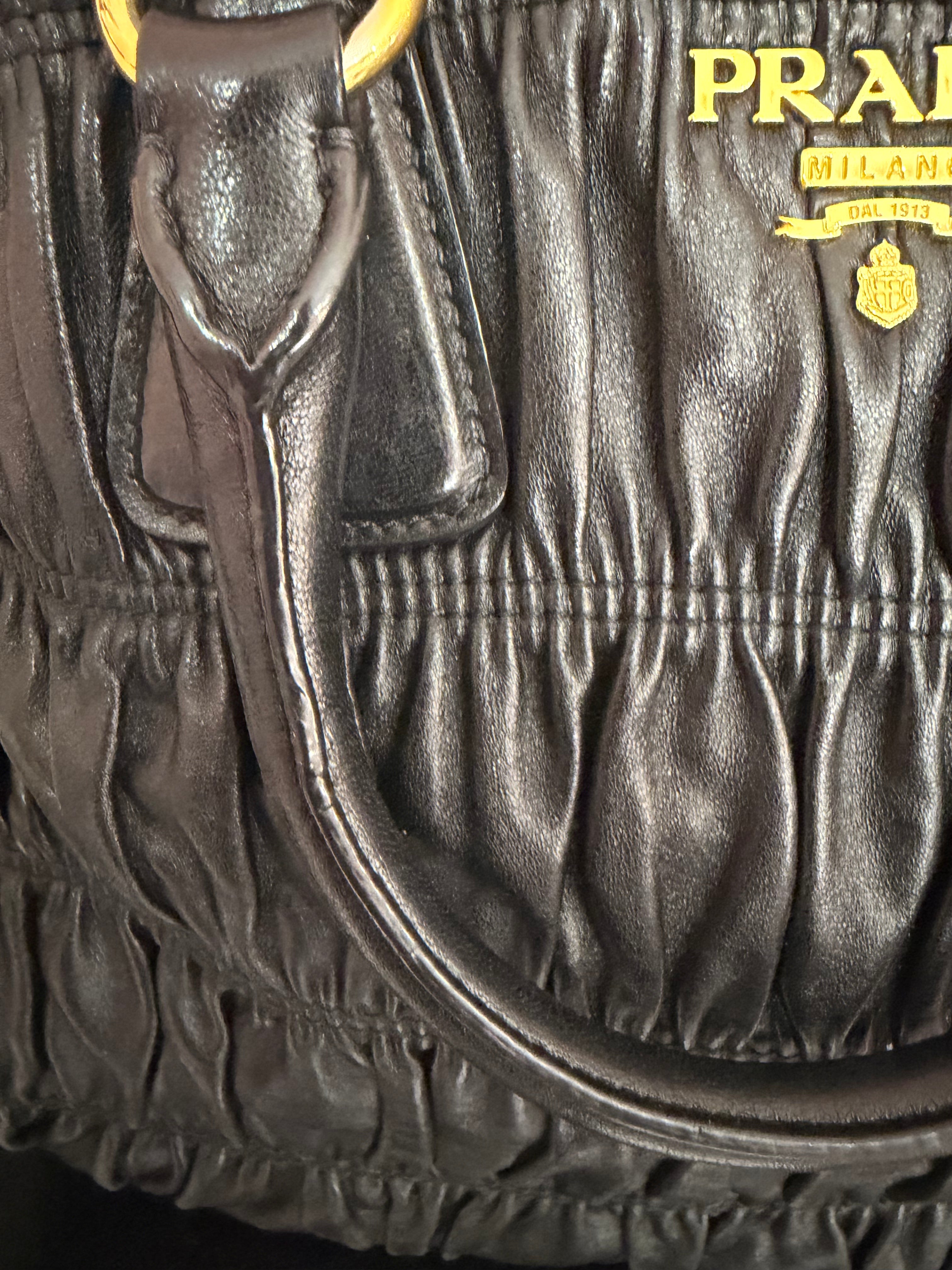 Borsa Prada shopper pelle matelassé nera