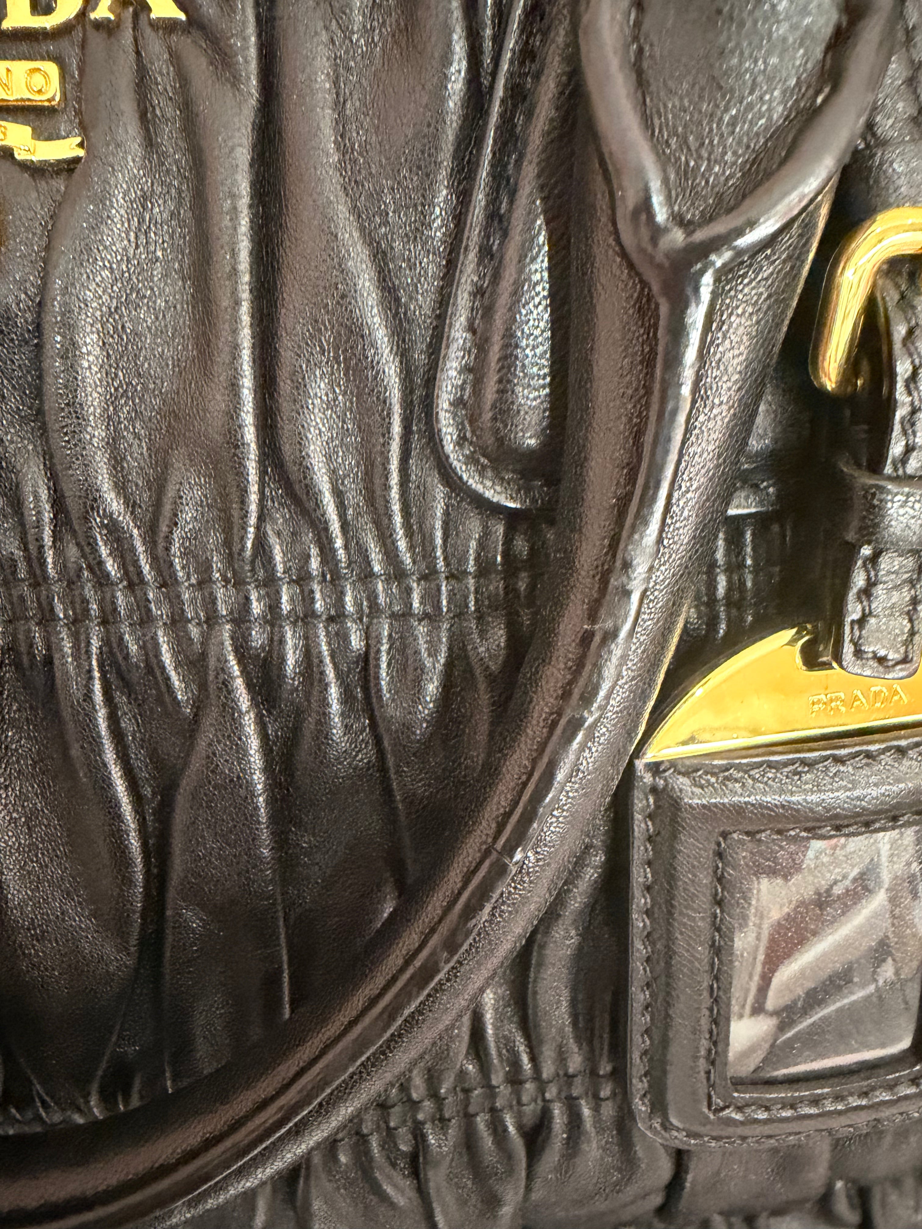 Borsa Prada shopper pelle matelassé nera
