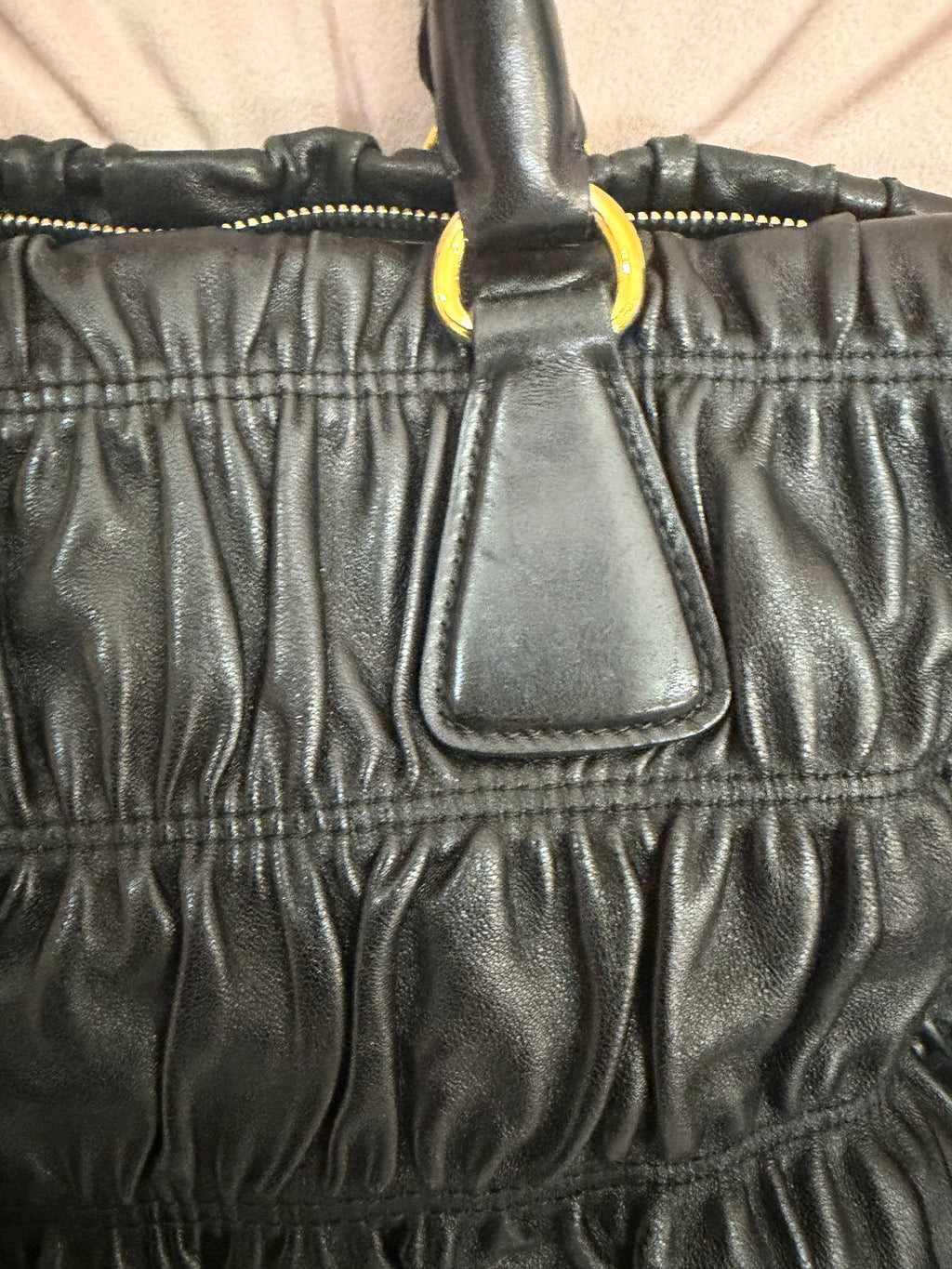 Borsa Prada shopper pelle matelassé nera