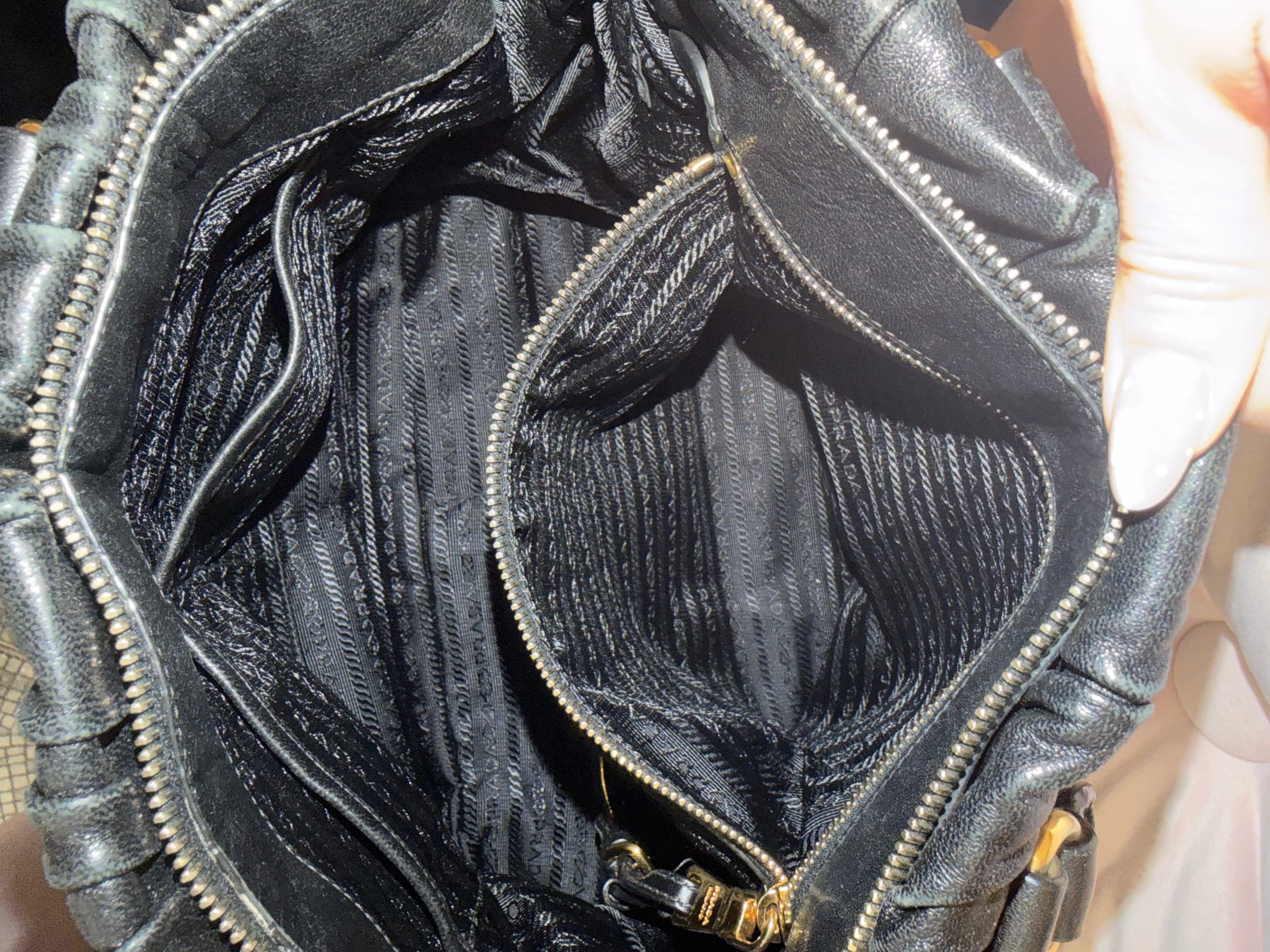 Borsa Prada shopper pelle matelassé nera