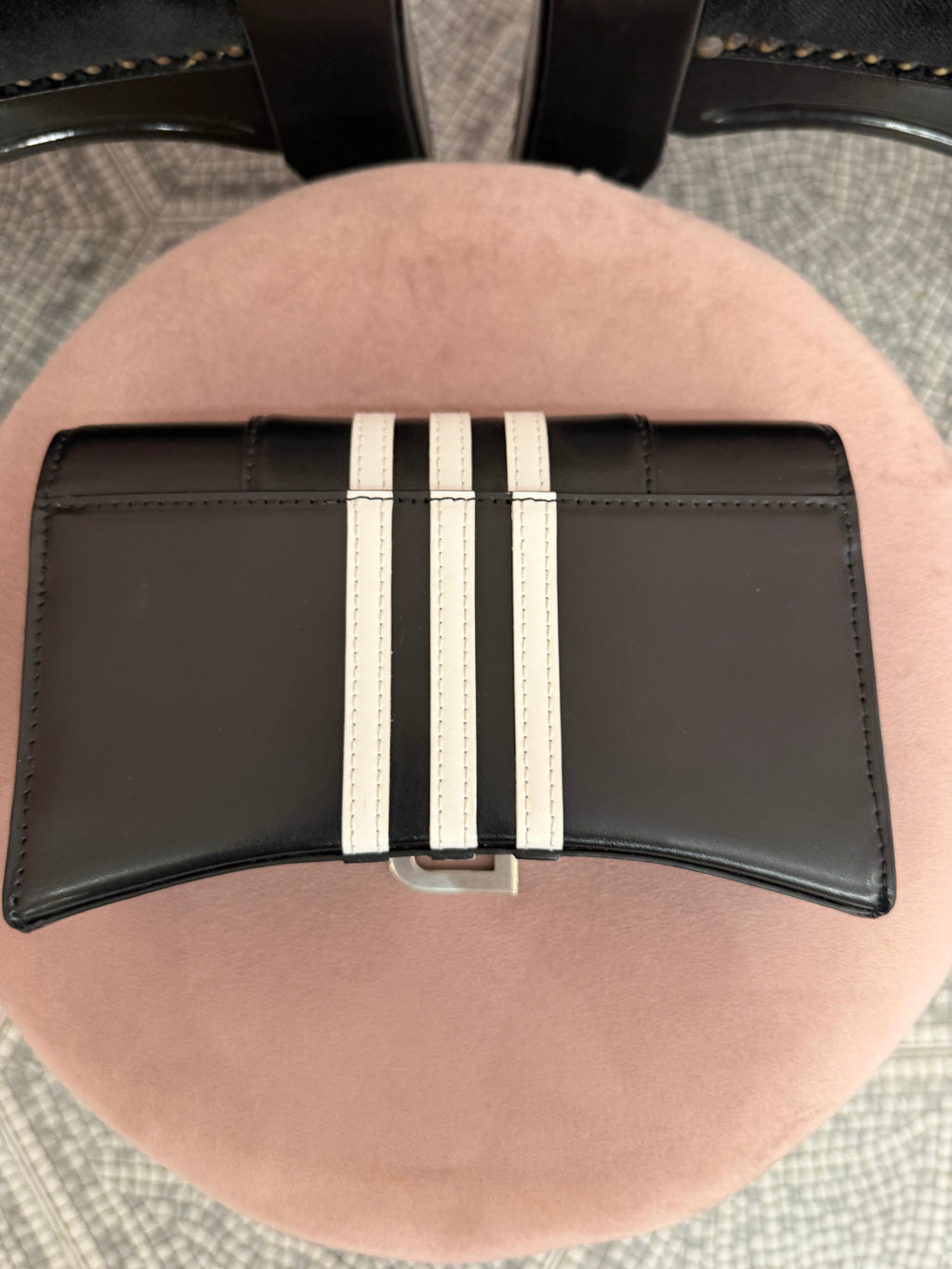 Borsa Balenciaga hourglass per adidas nera