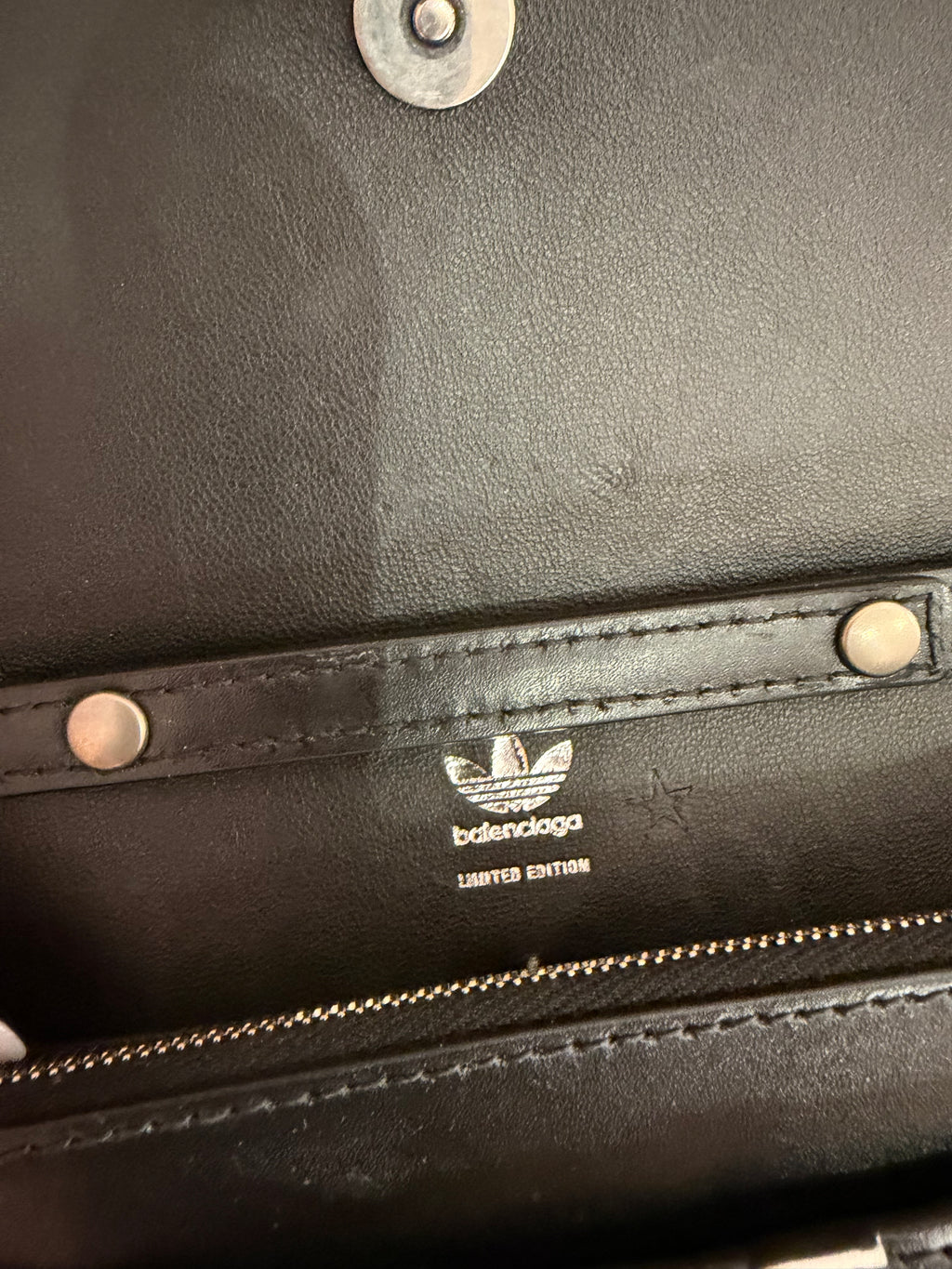 Borsa Balenciaga hourglass per adidas nera
