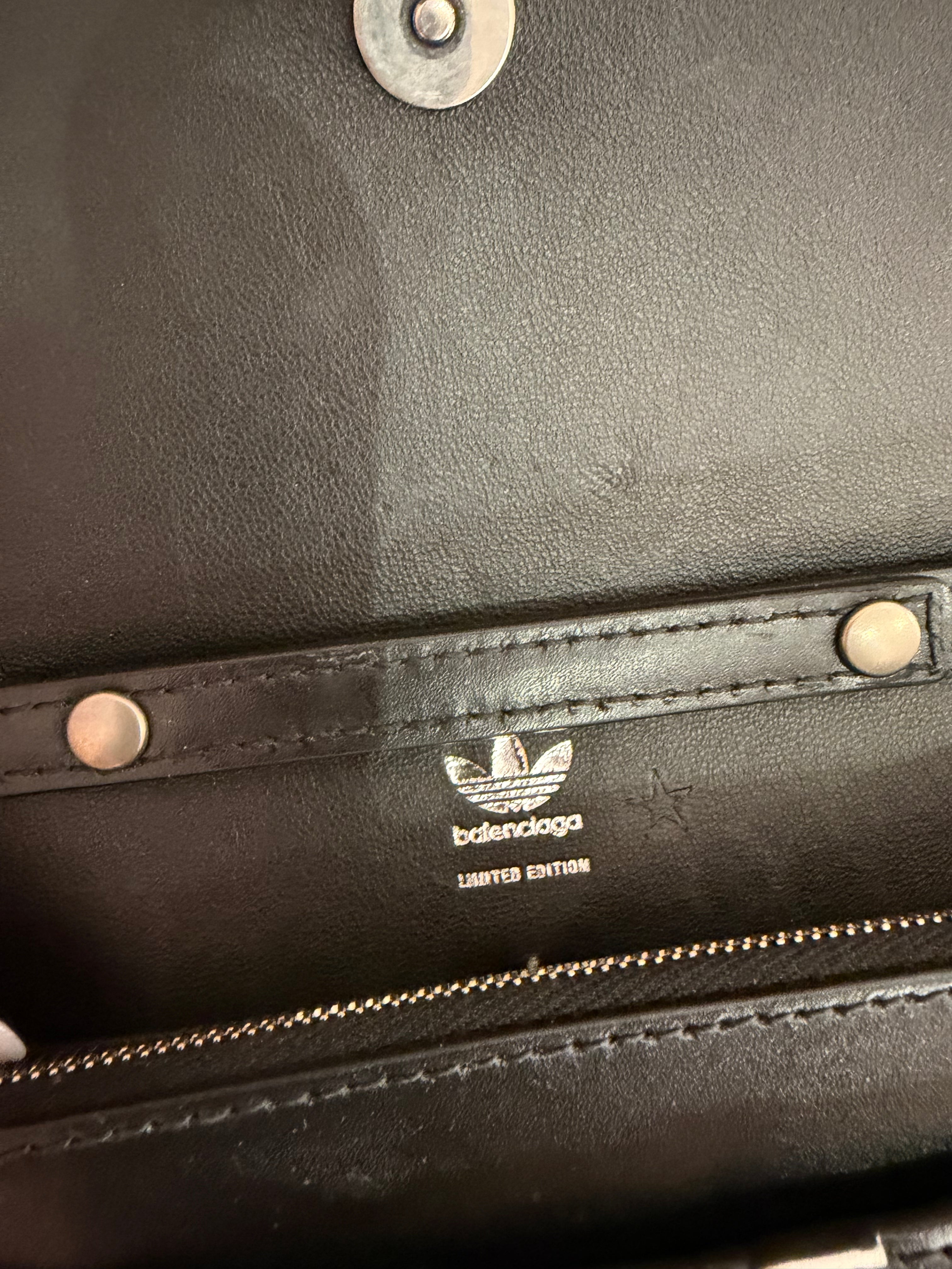 Borsa Balenciaga hourglass per adidas nera