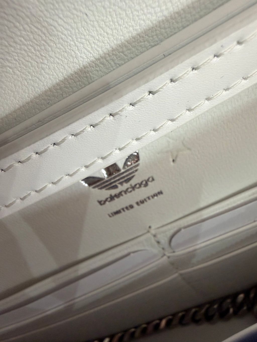 Borsa Balenciaga hourglass per adidas bianca