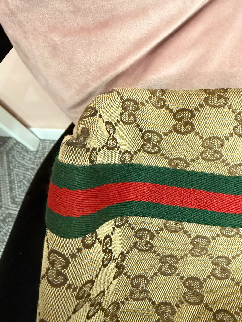 Borsa Gucci tela gg e web con ciondolo