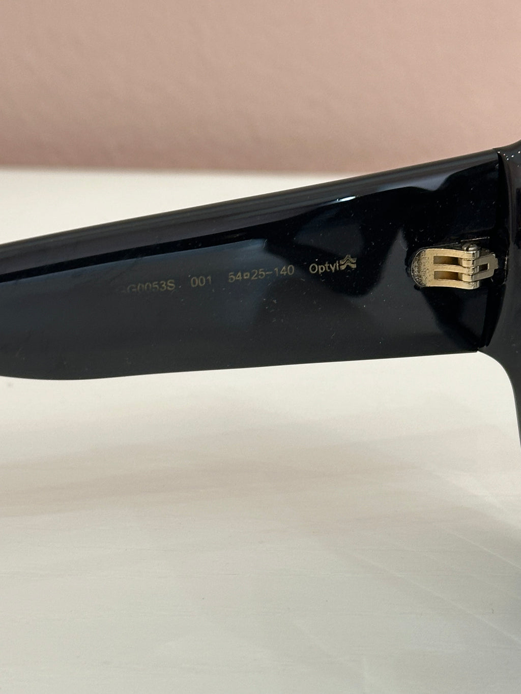 Occhiali da sole Gucci logo interlocking neri