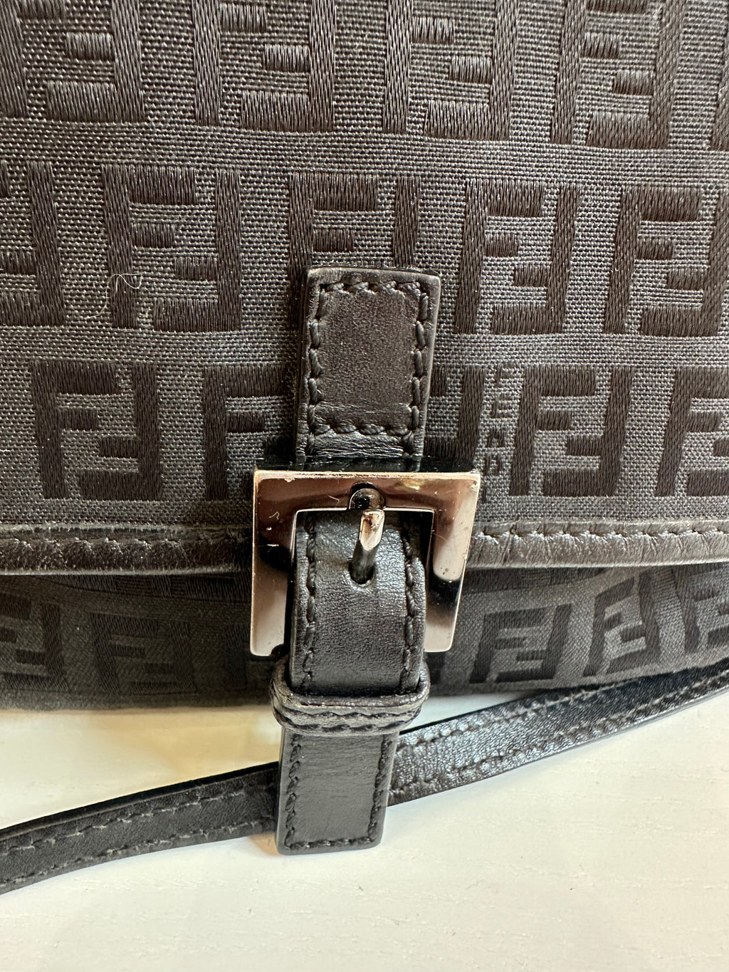 Borsa Tracolla Fendi zucchino nera