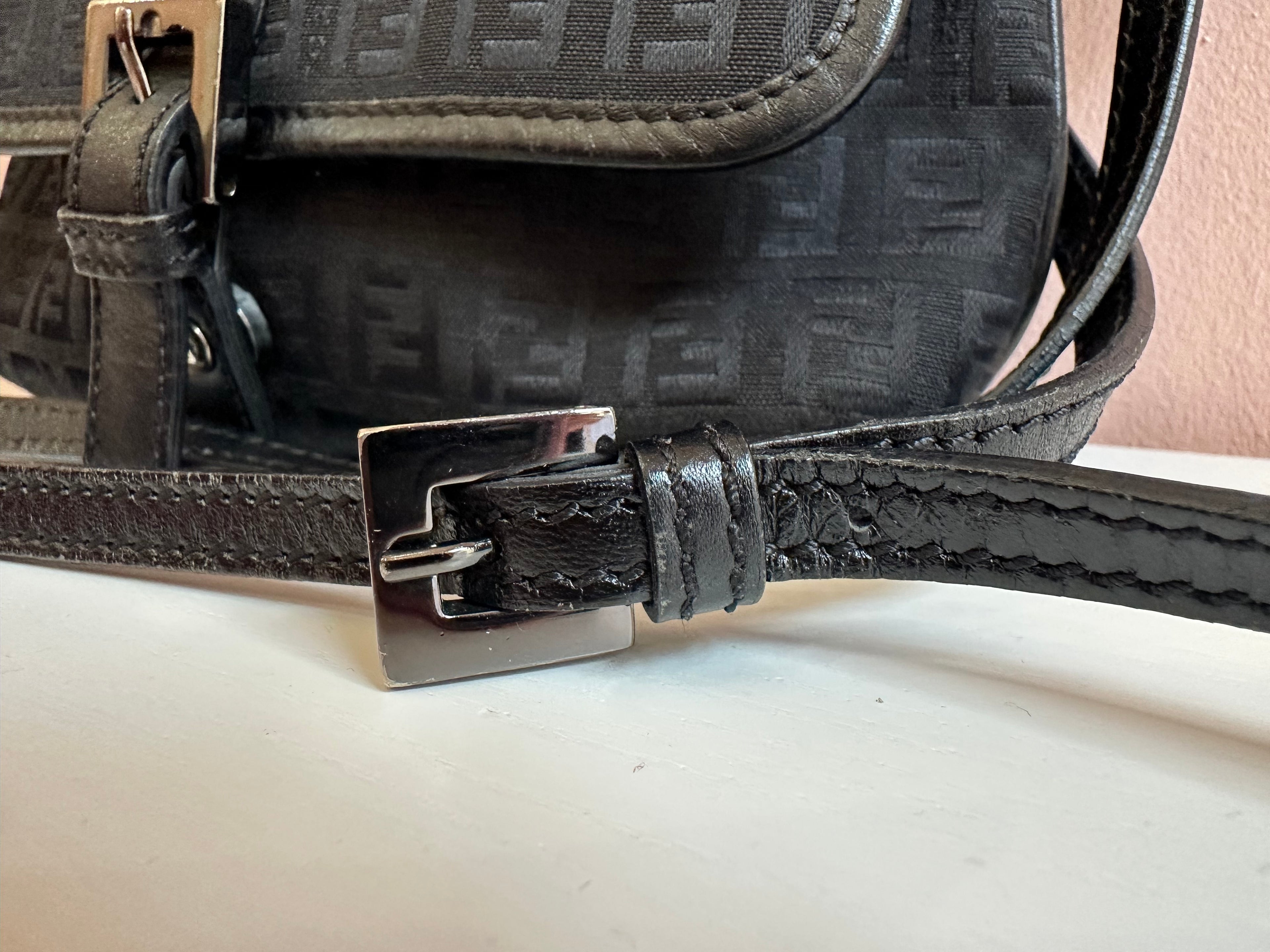 Borsa Tracolla Fendi zucchino nera