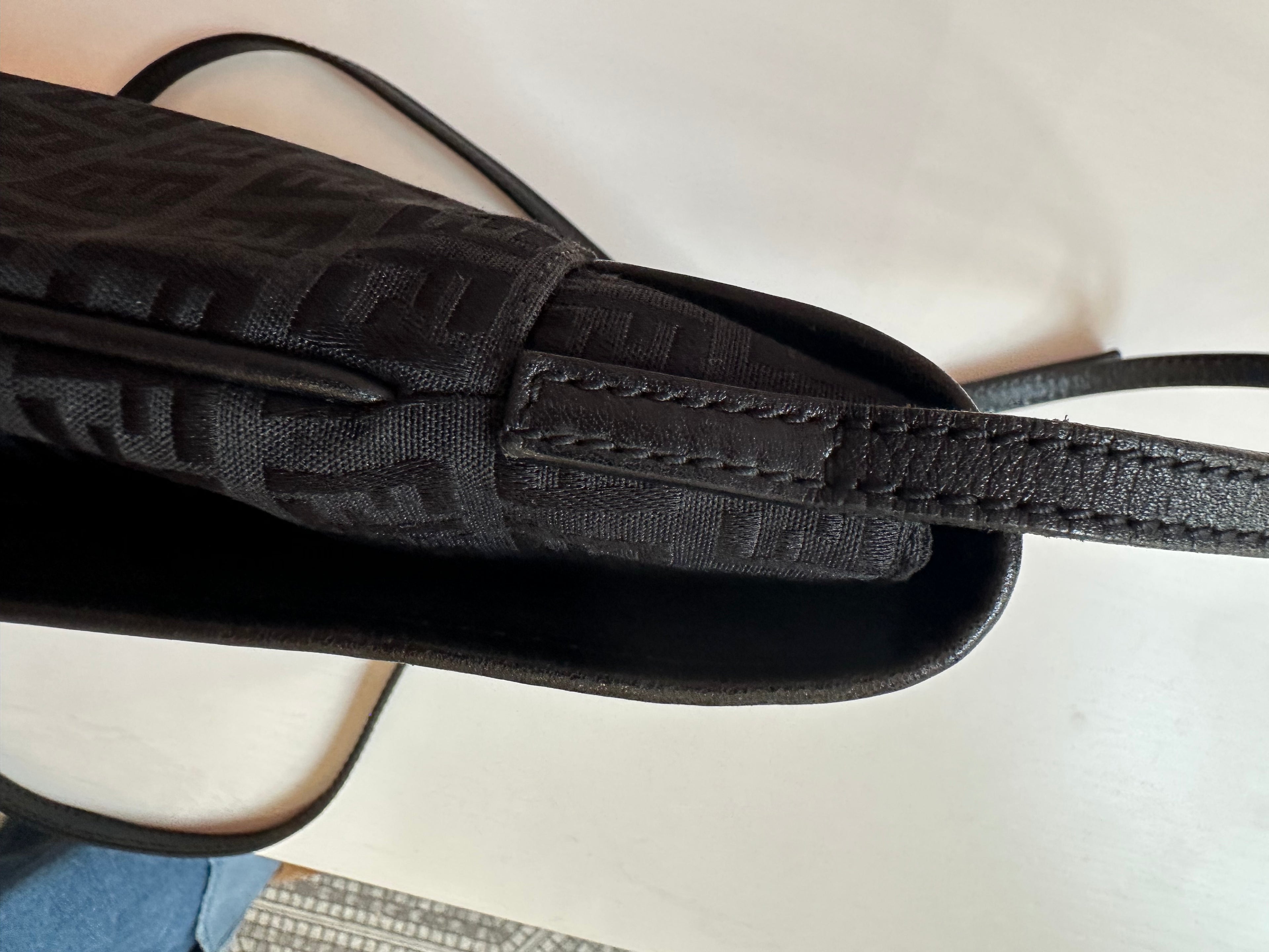 Borsa Tracolla Fendi zucchino nera