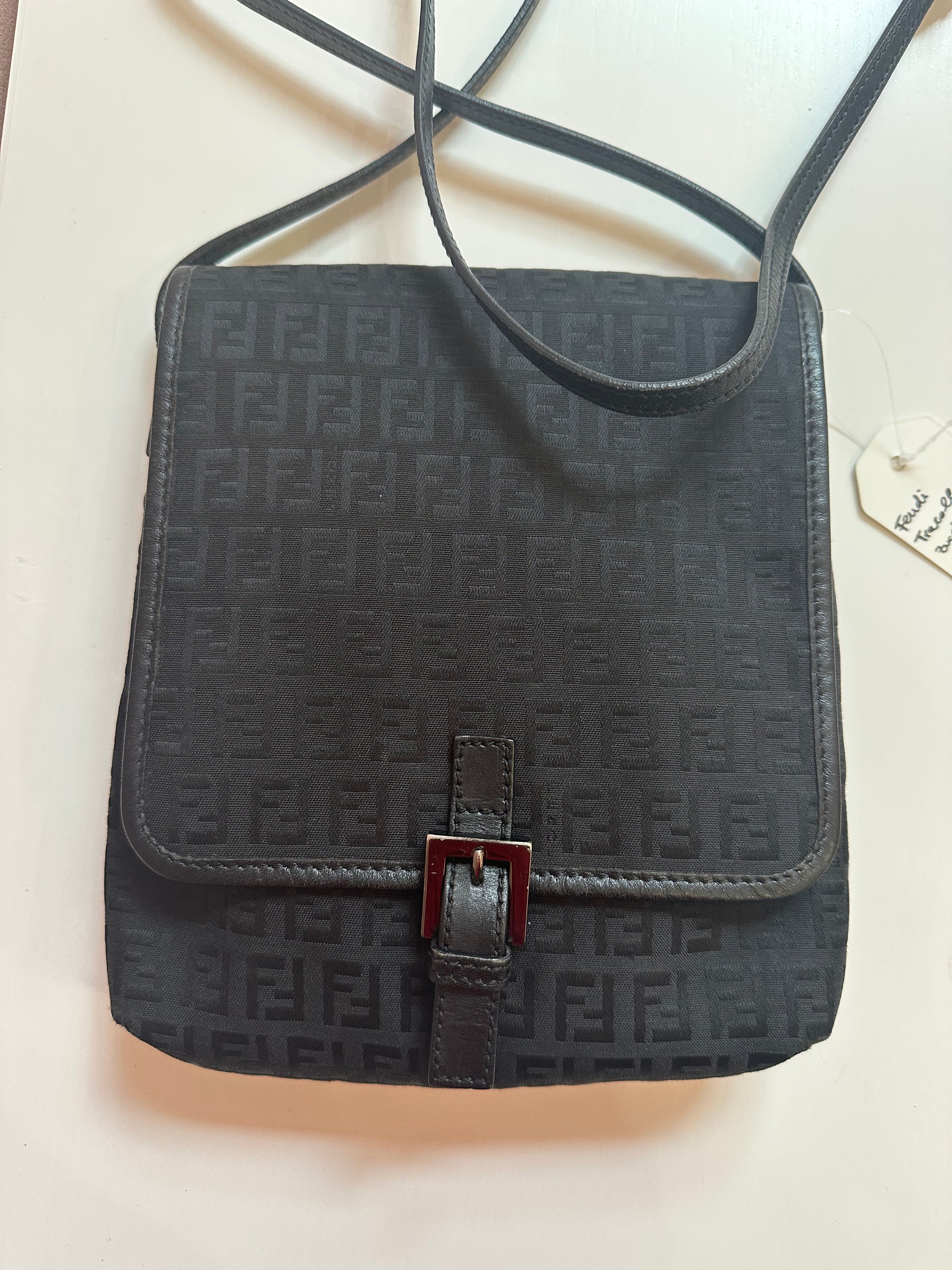 Borsa Tracolla Fendi zucchino nera