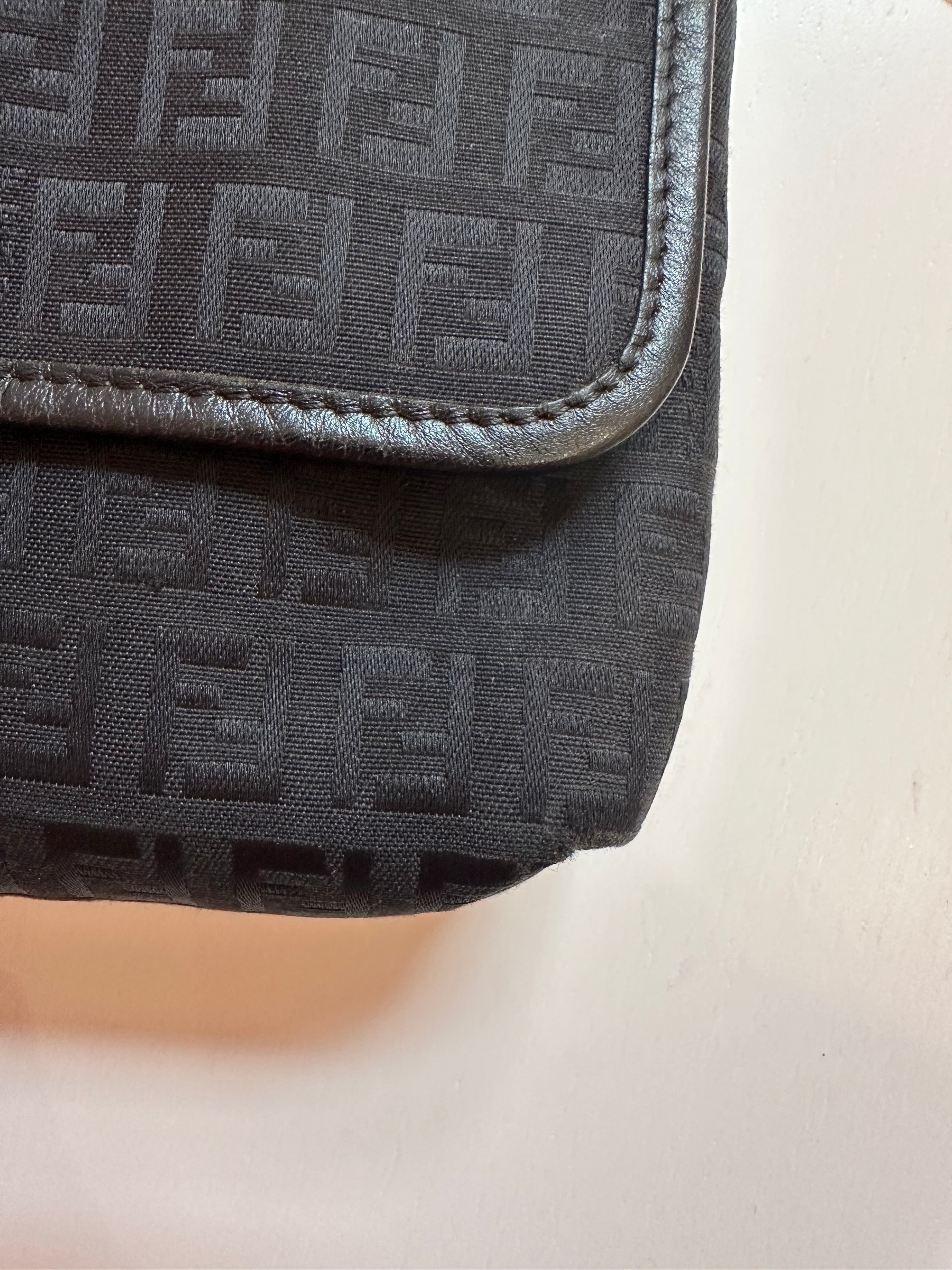 Borsa Tracolla Fendi zucchino nera
