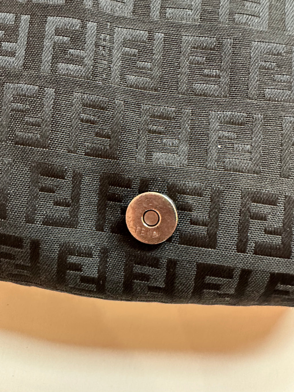 Borsa Tracolla Fendi zucchino nera