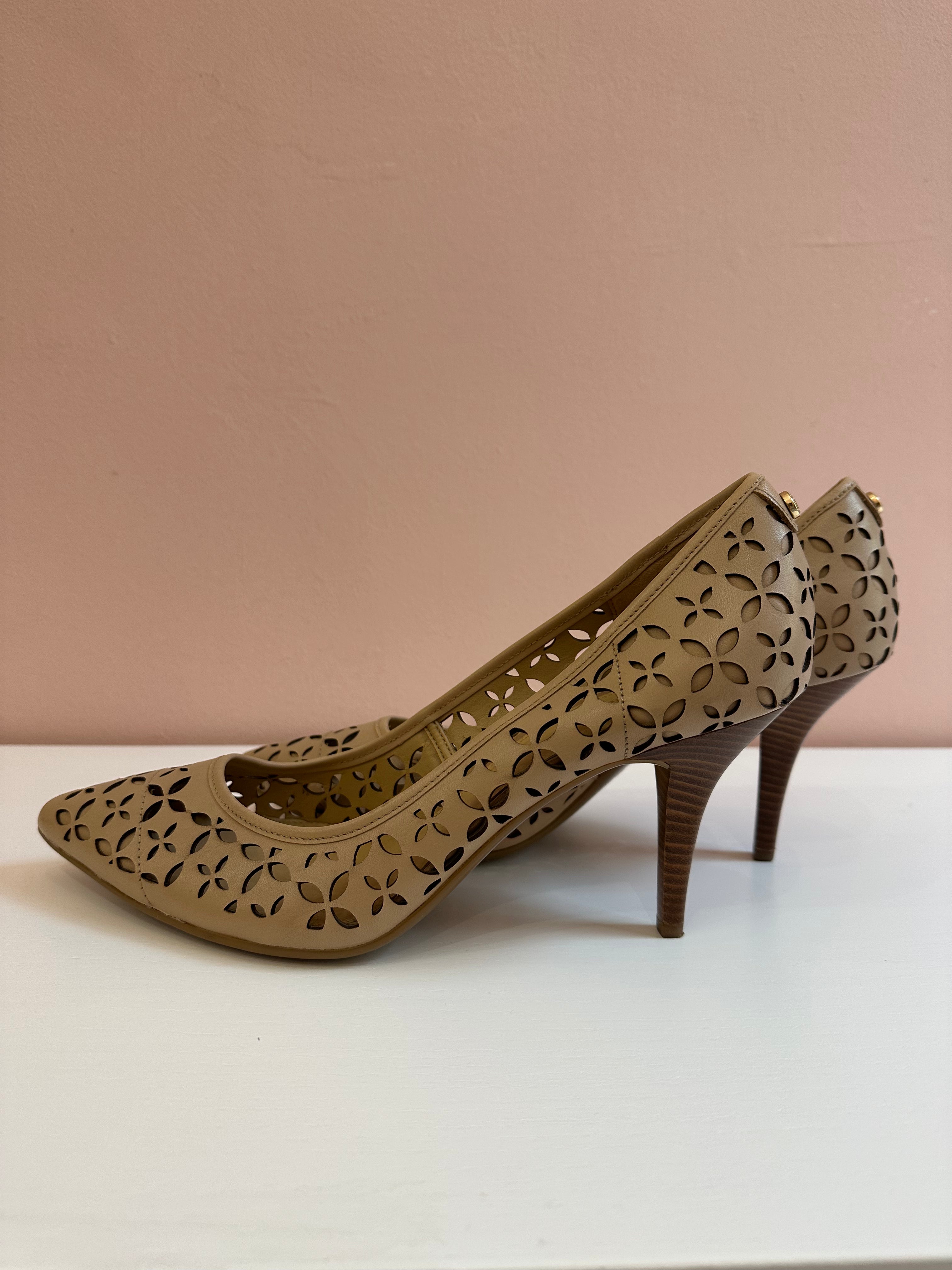 Scarpe Michael Kors decolletè beige