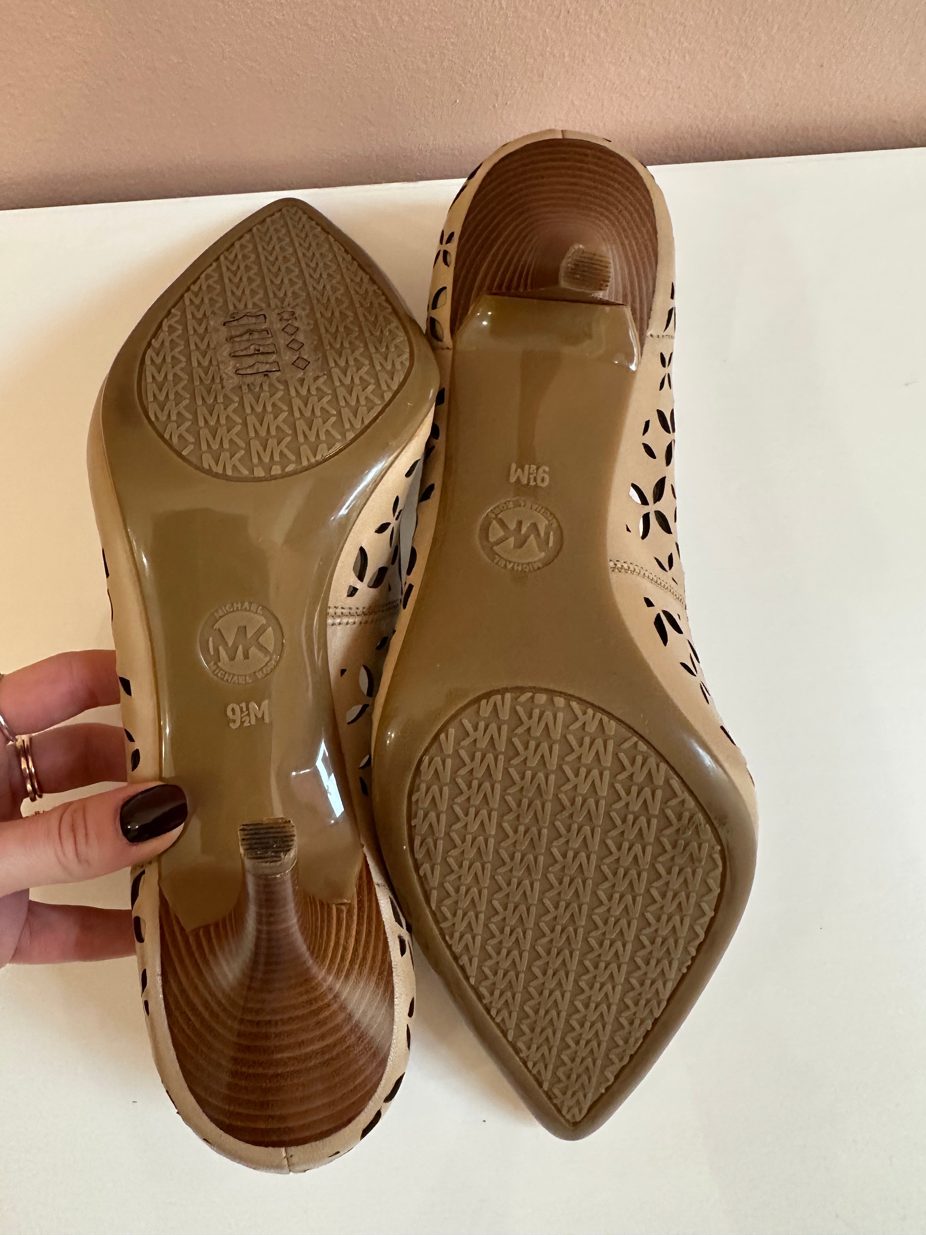 Scarpe Michael Kors decolletè beige