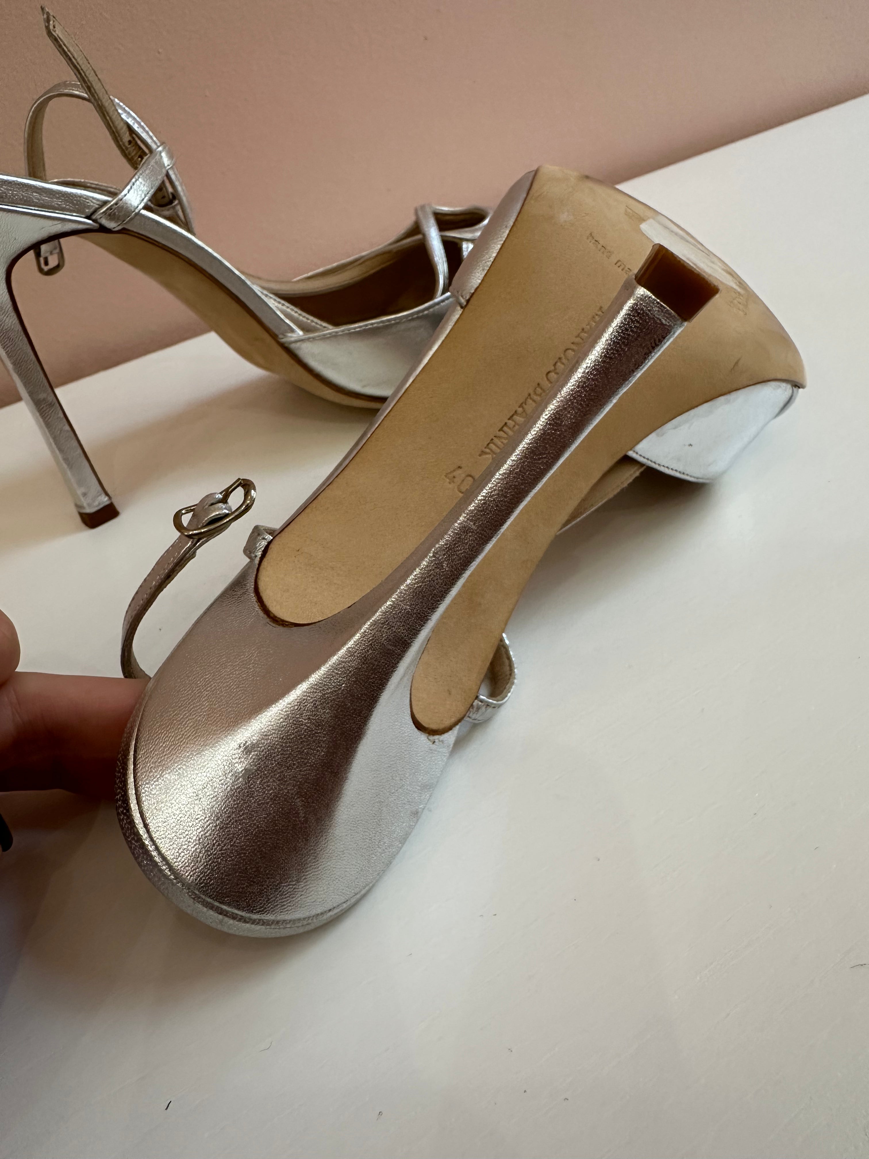 Scarpe Manolo Blahnik decolletè argento